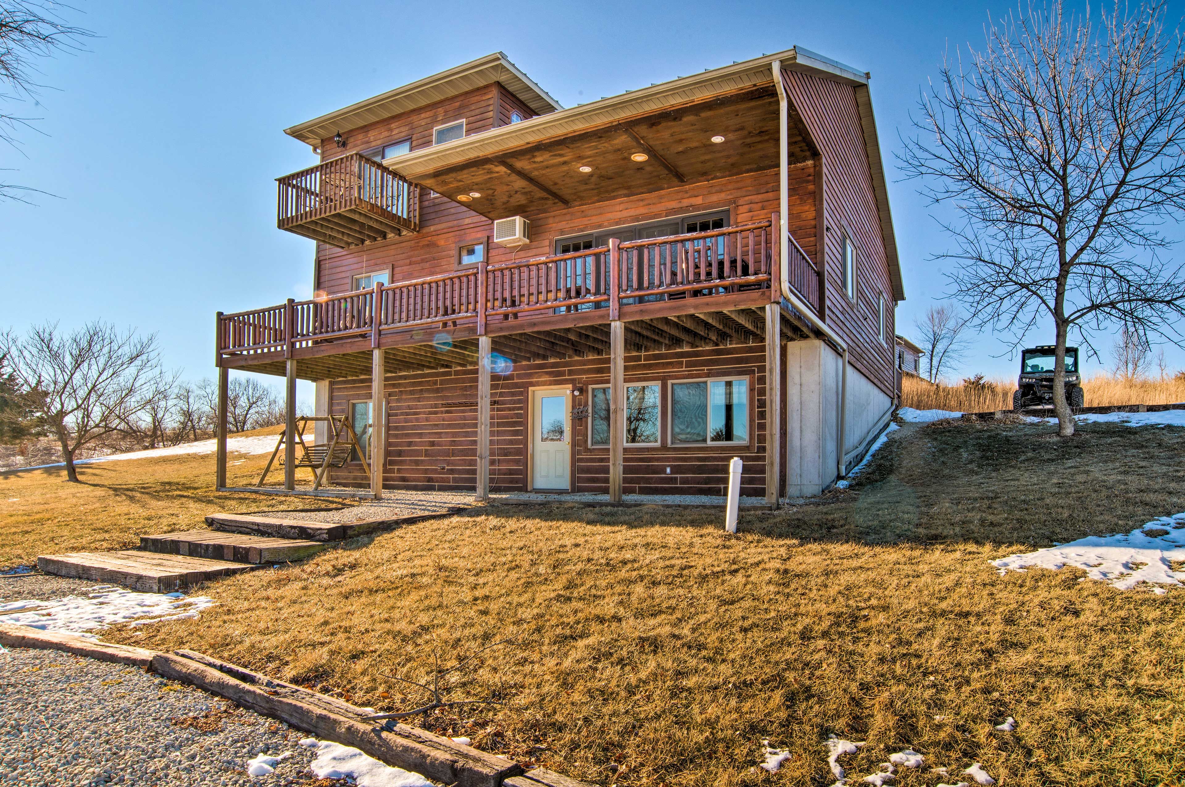 Cabin Exterior | Furnished Balcony