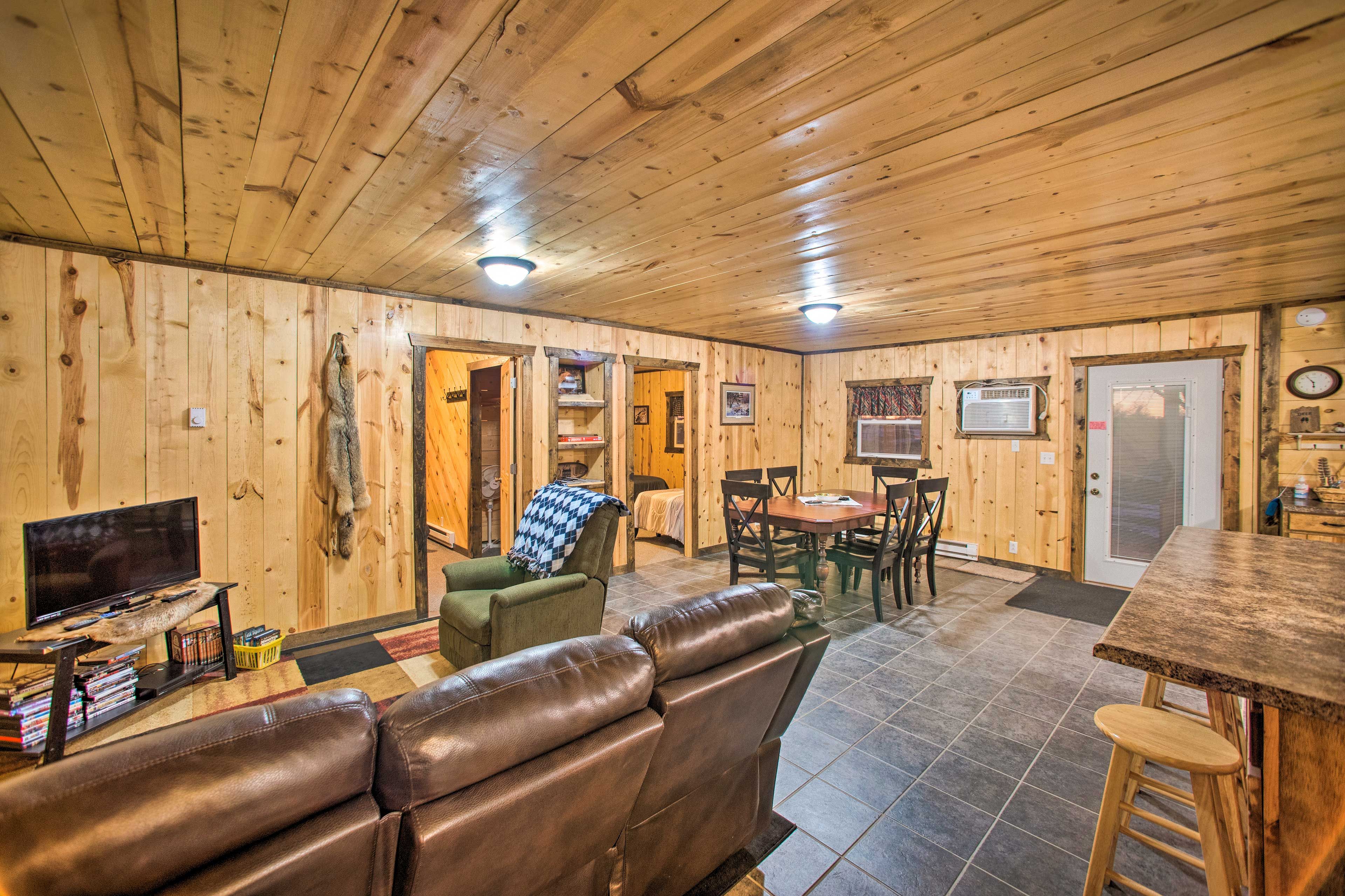 Living Room | Flat-Screen TV | DVD Player | Video Library