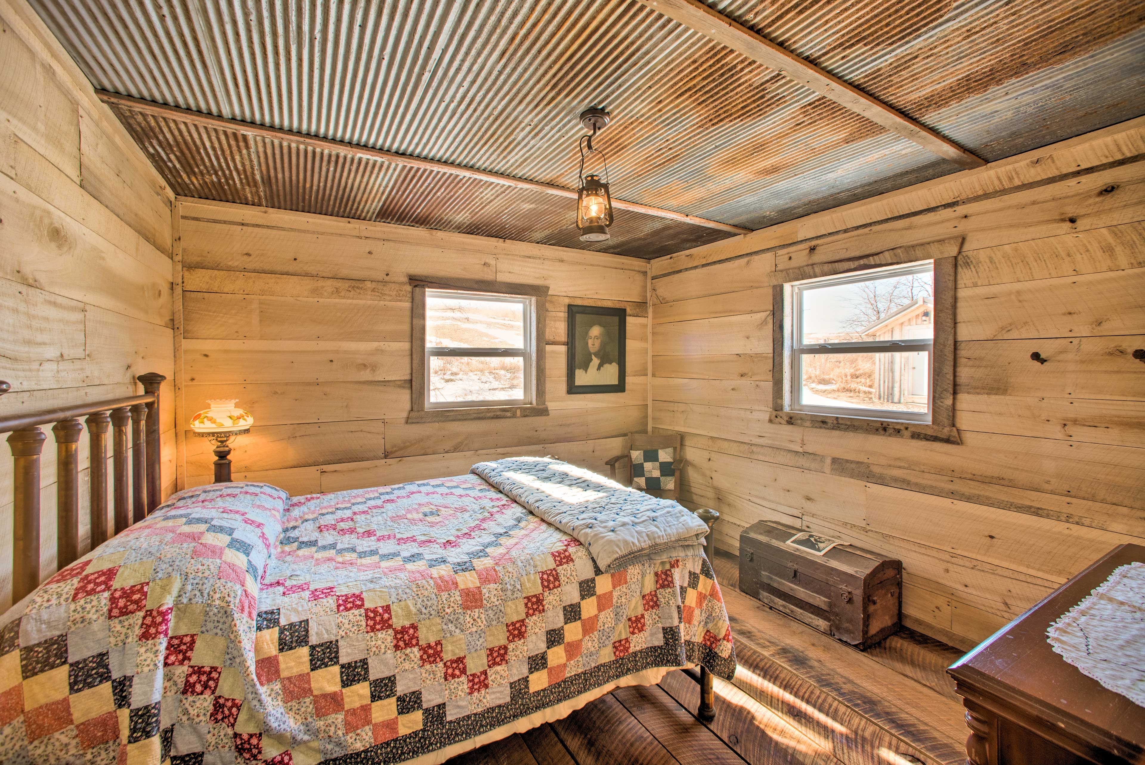 Bedroom 1 | Full Bed | 1st Floor