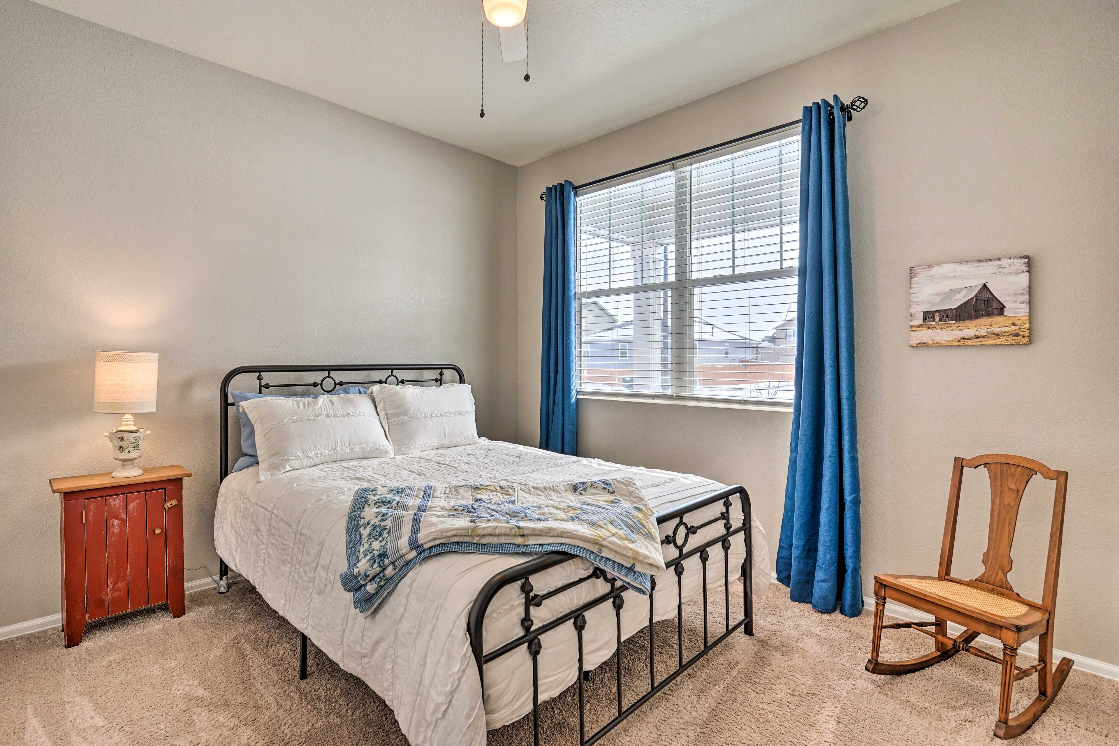 Bedroom 2 | Queen Bed