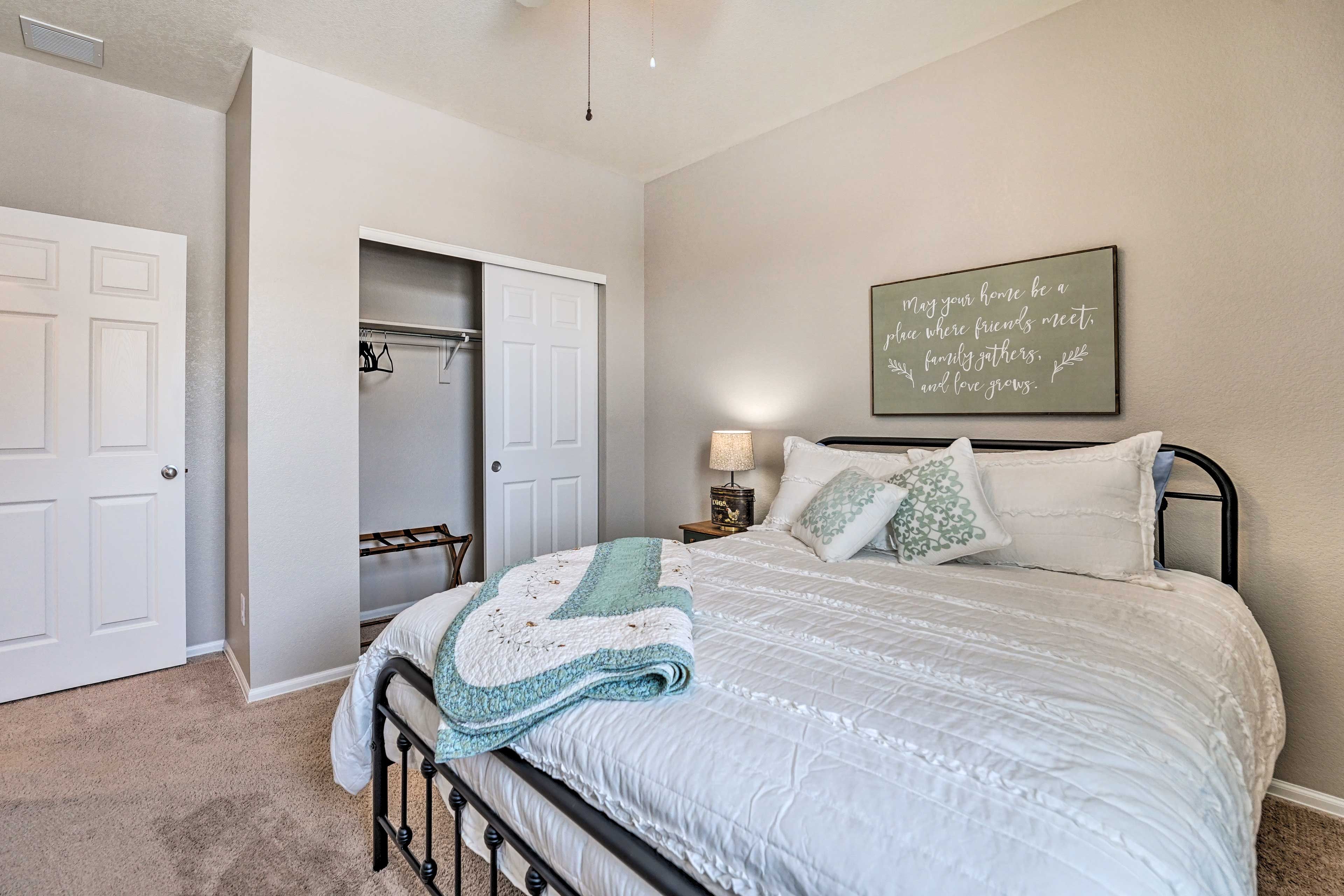 Bedroom 3 | Queen Bed