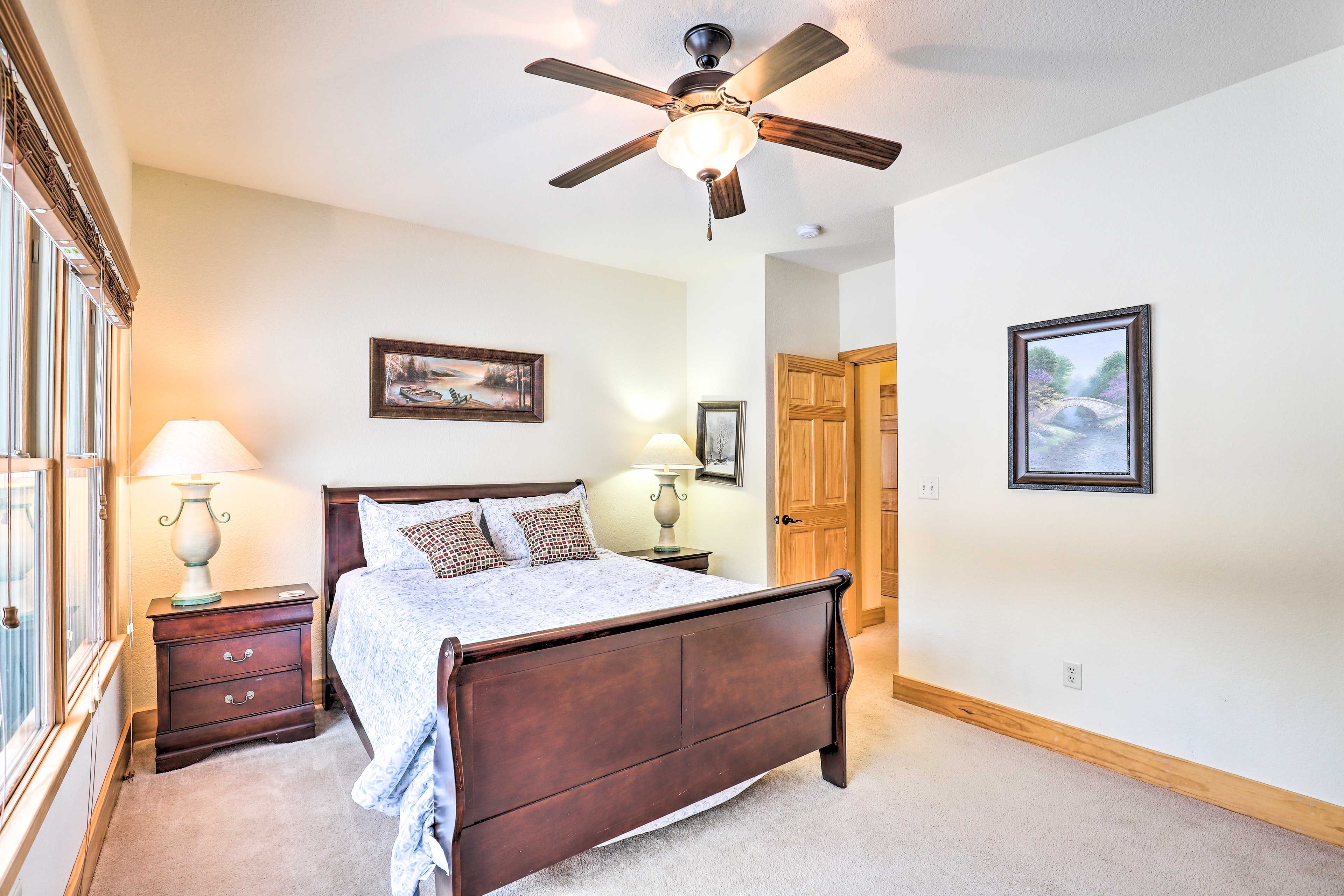 Bedroom 1 | 1st Floor | Queen Bed