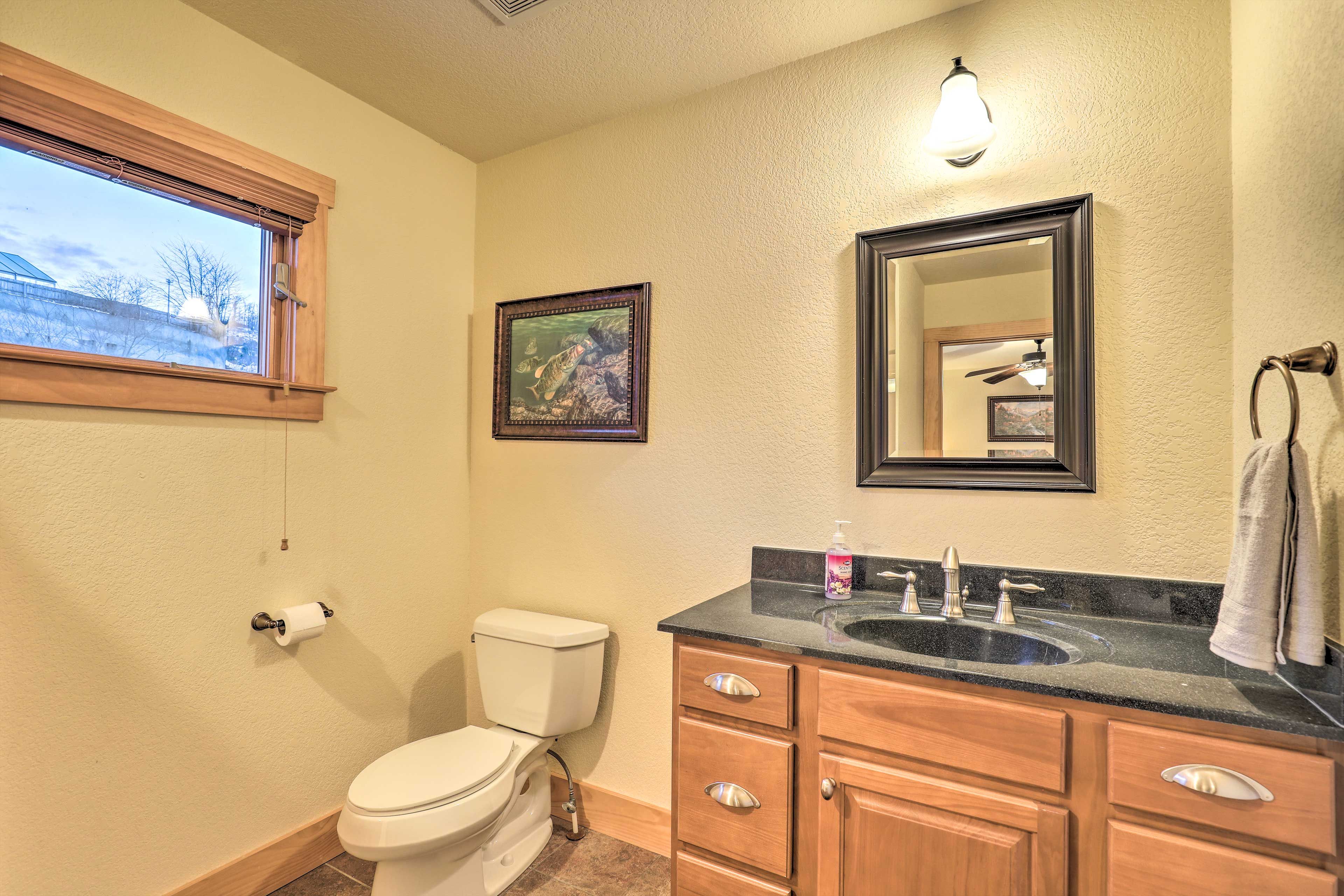 Full Bathroom | 3rd Floor