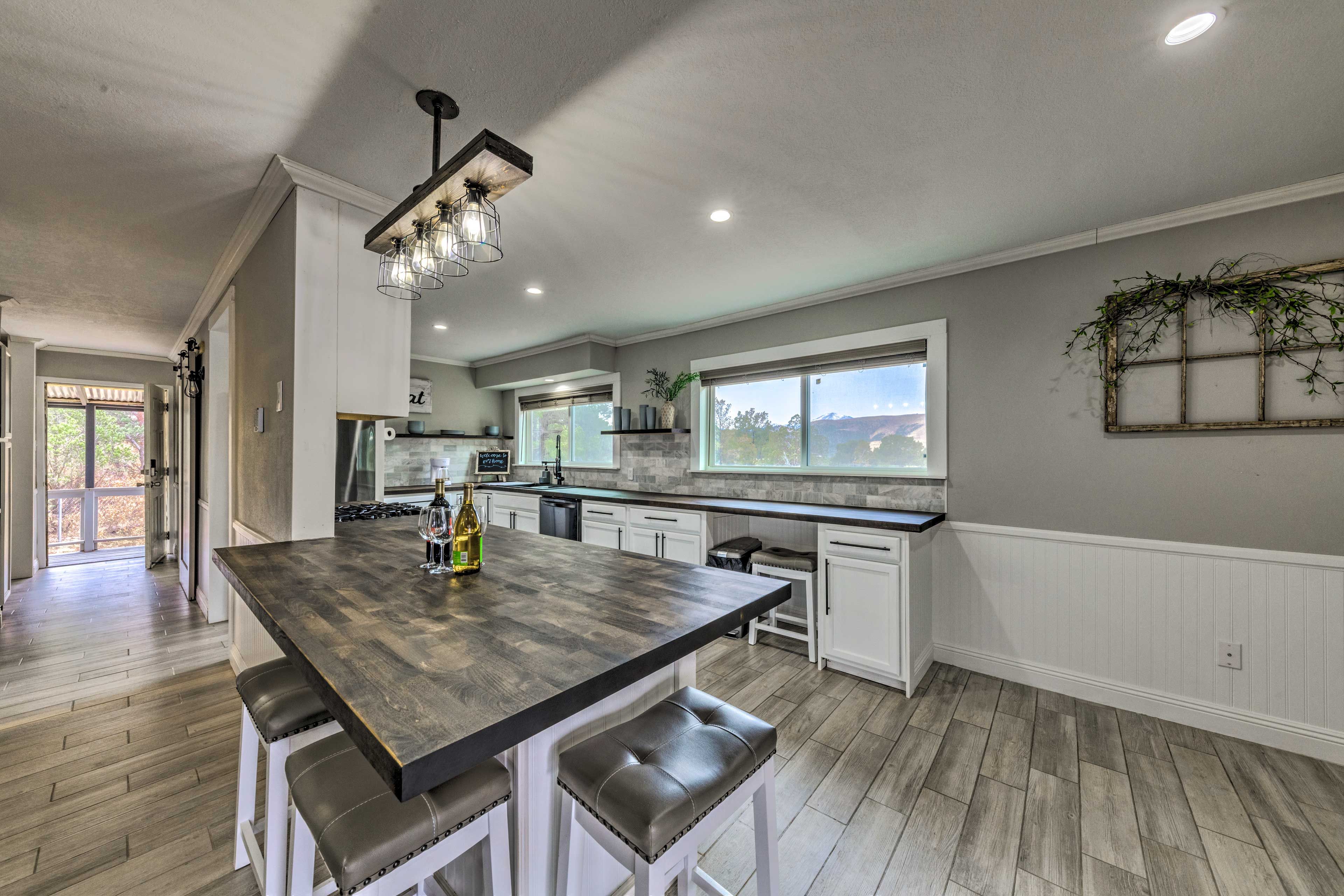 Kitchen | Breakfast Bar