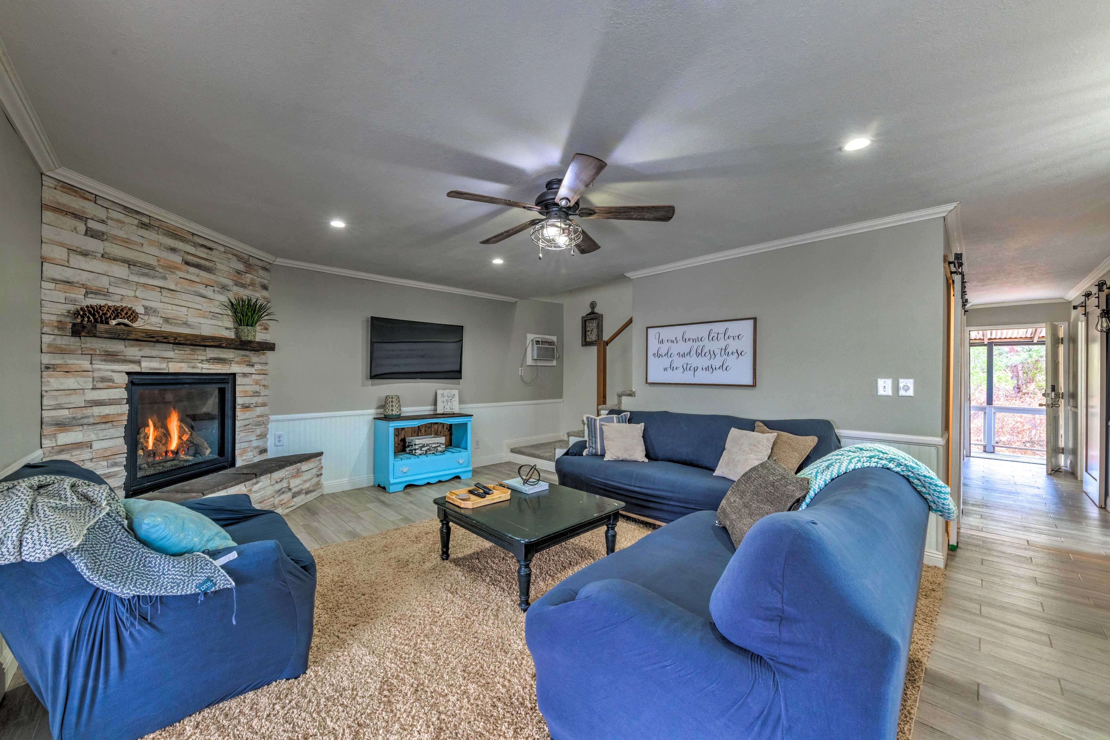 Ruidoso Downs Vacation Rental | 3BR | 2BA | 2,050 Sq Ft | Stairs Required