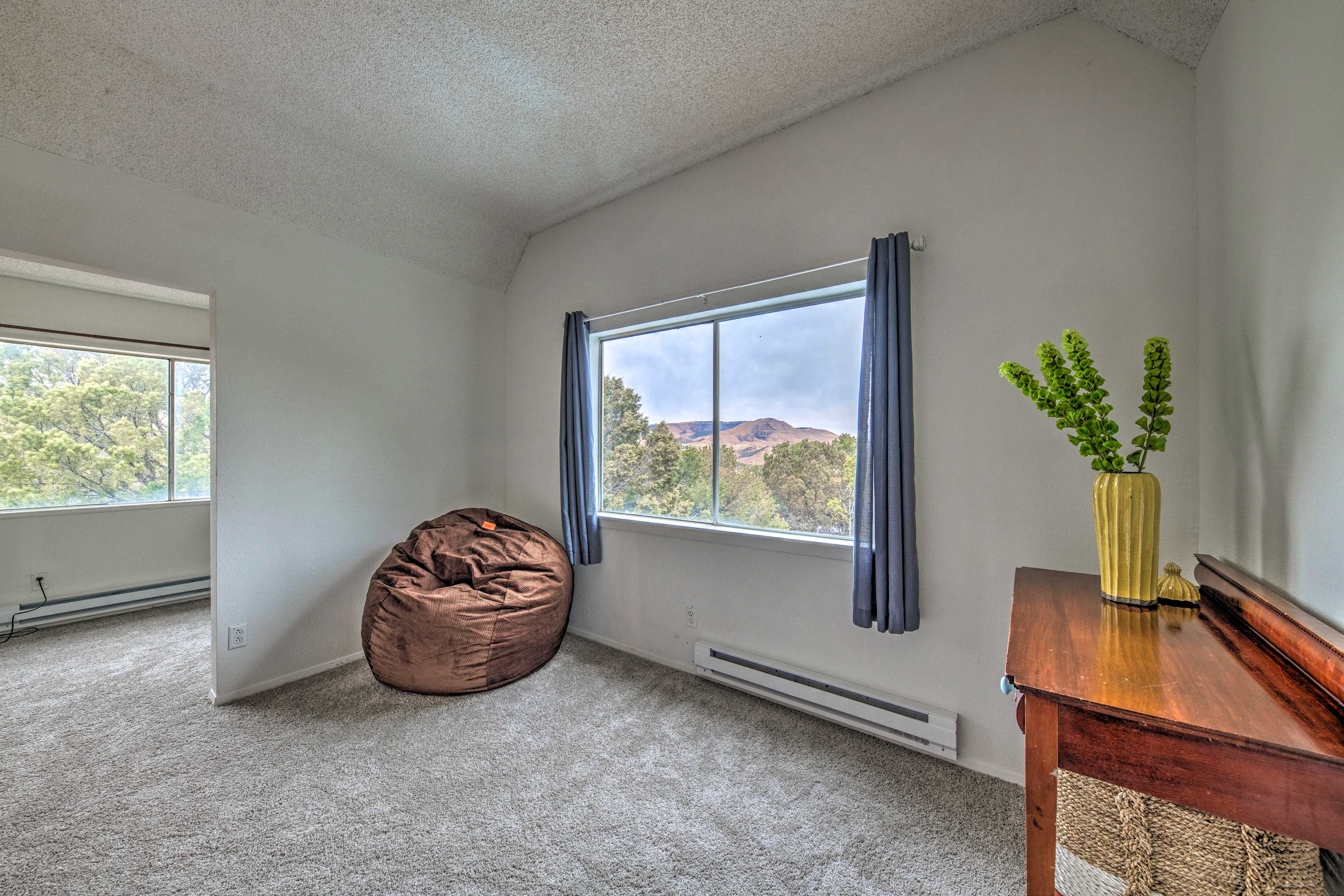 Bedroom 2 | Mountain Views