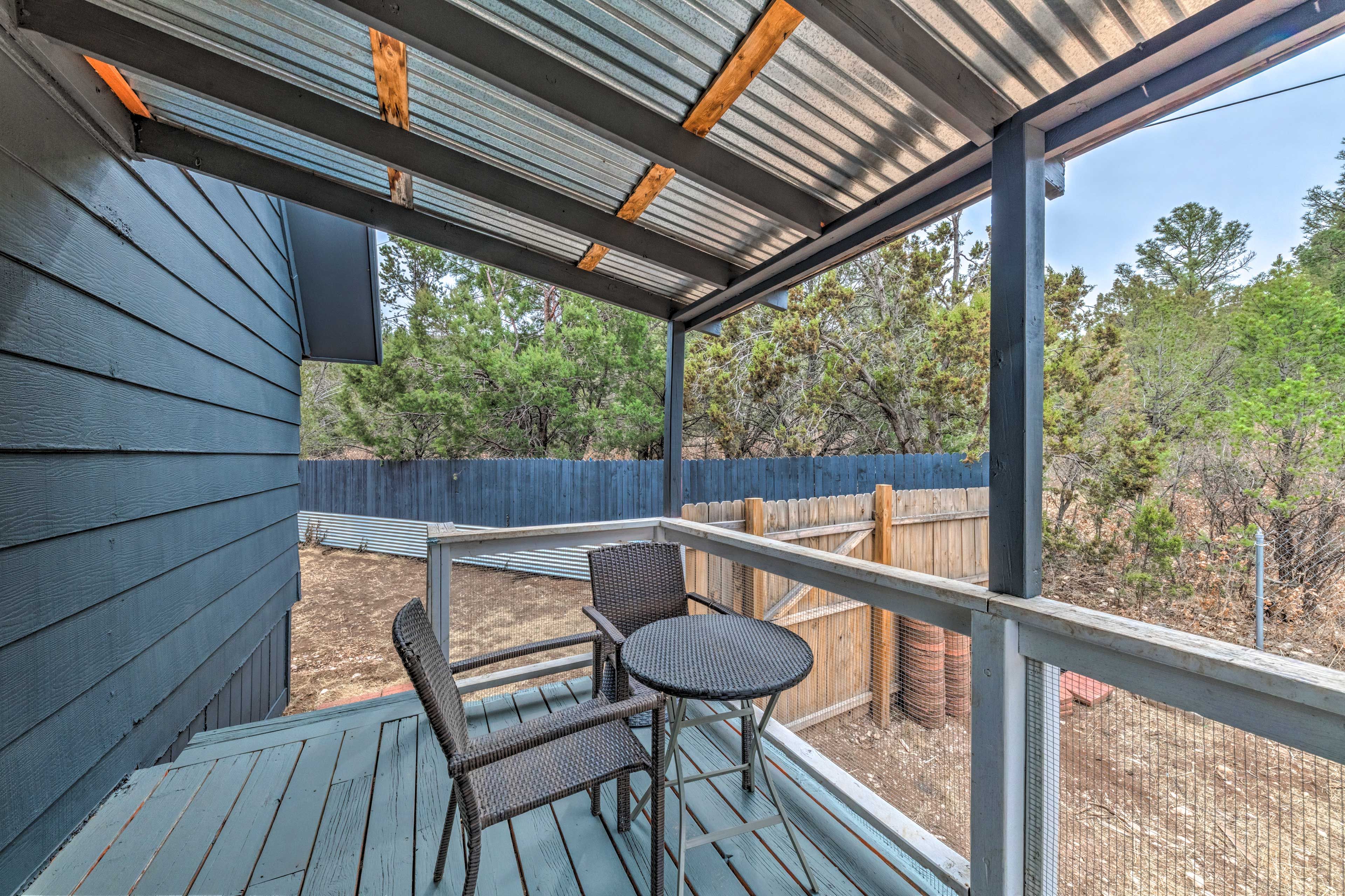 Deck | Outdoor Dining Table