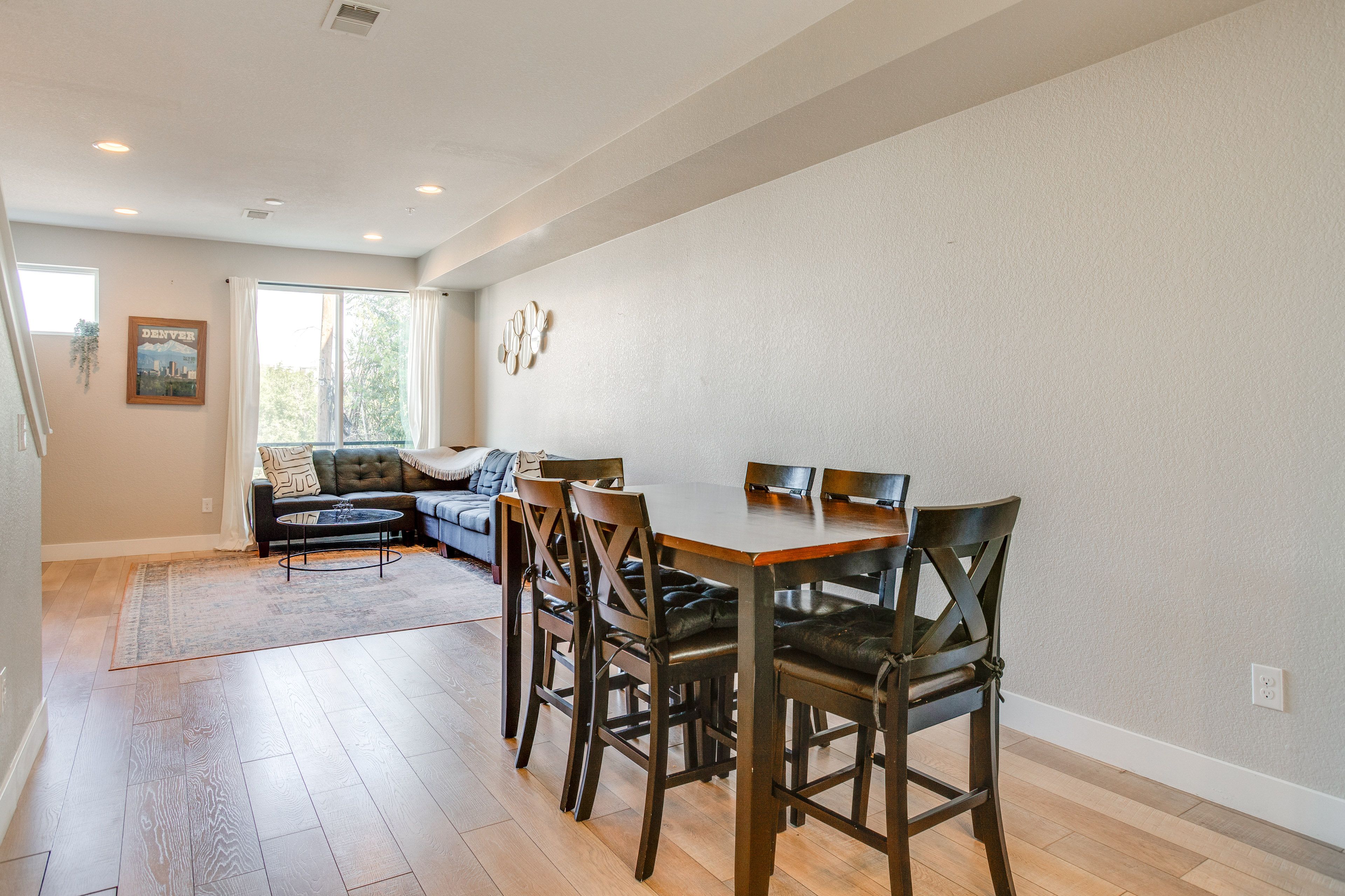 Dining Area | Dishes & Flatware Provided