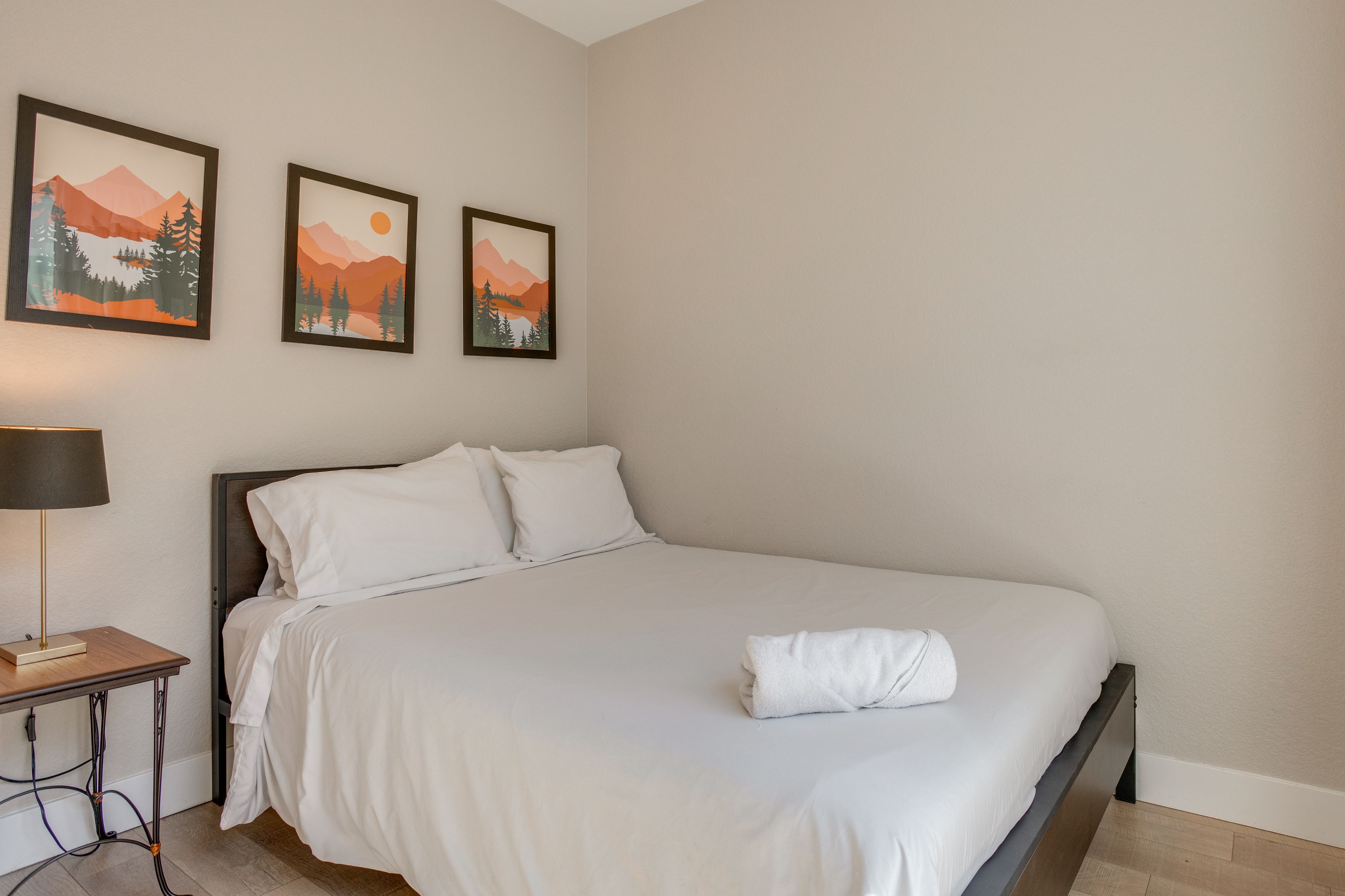 Bedroom 2 | Queen Bed