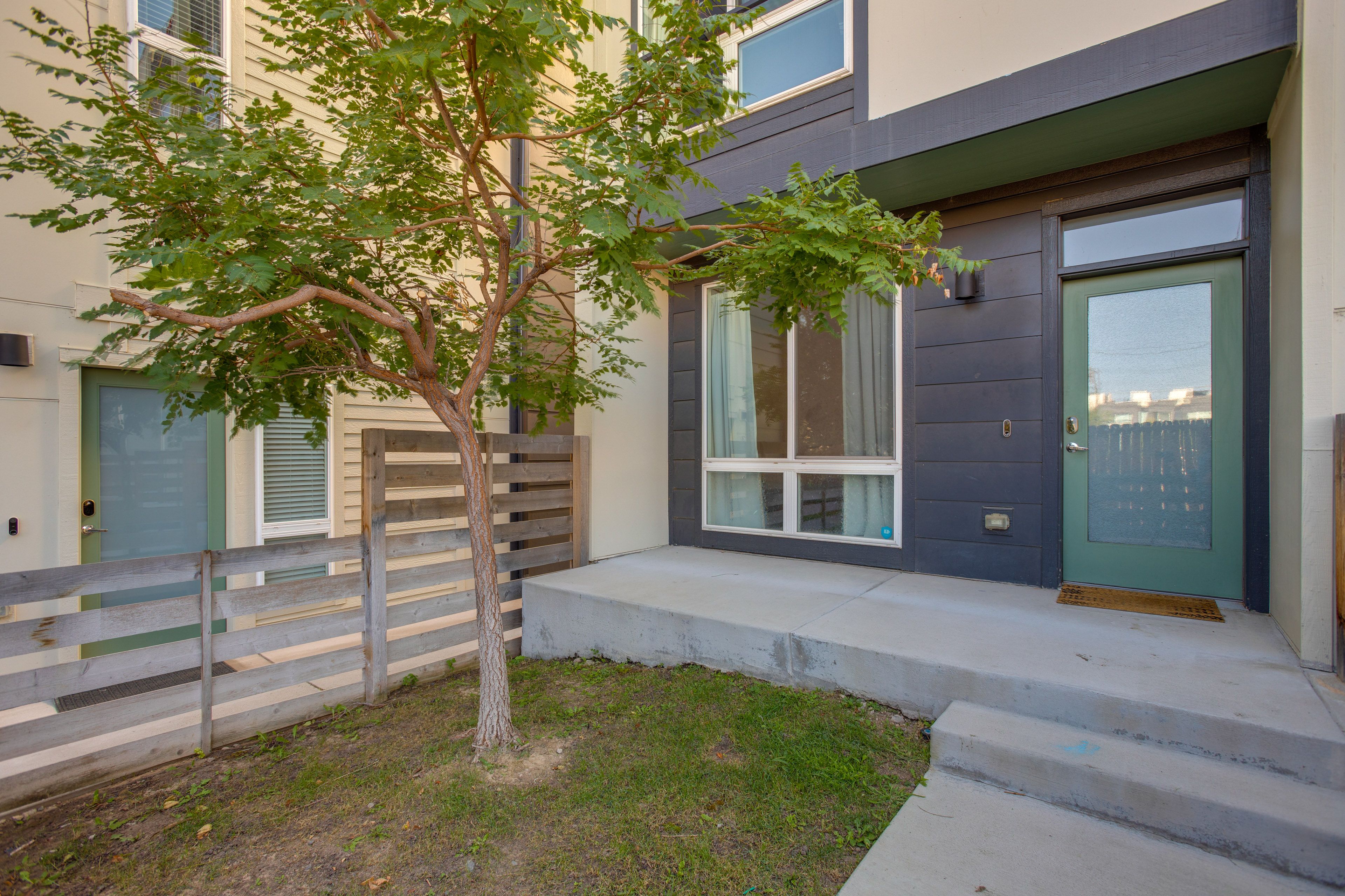 Exterior | Entry