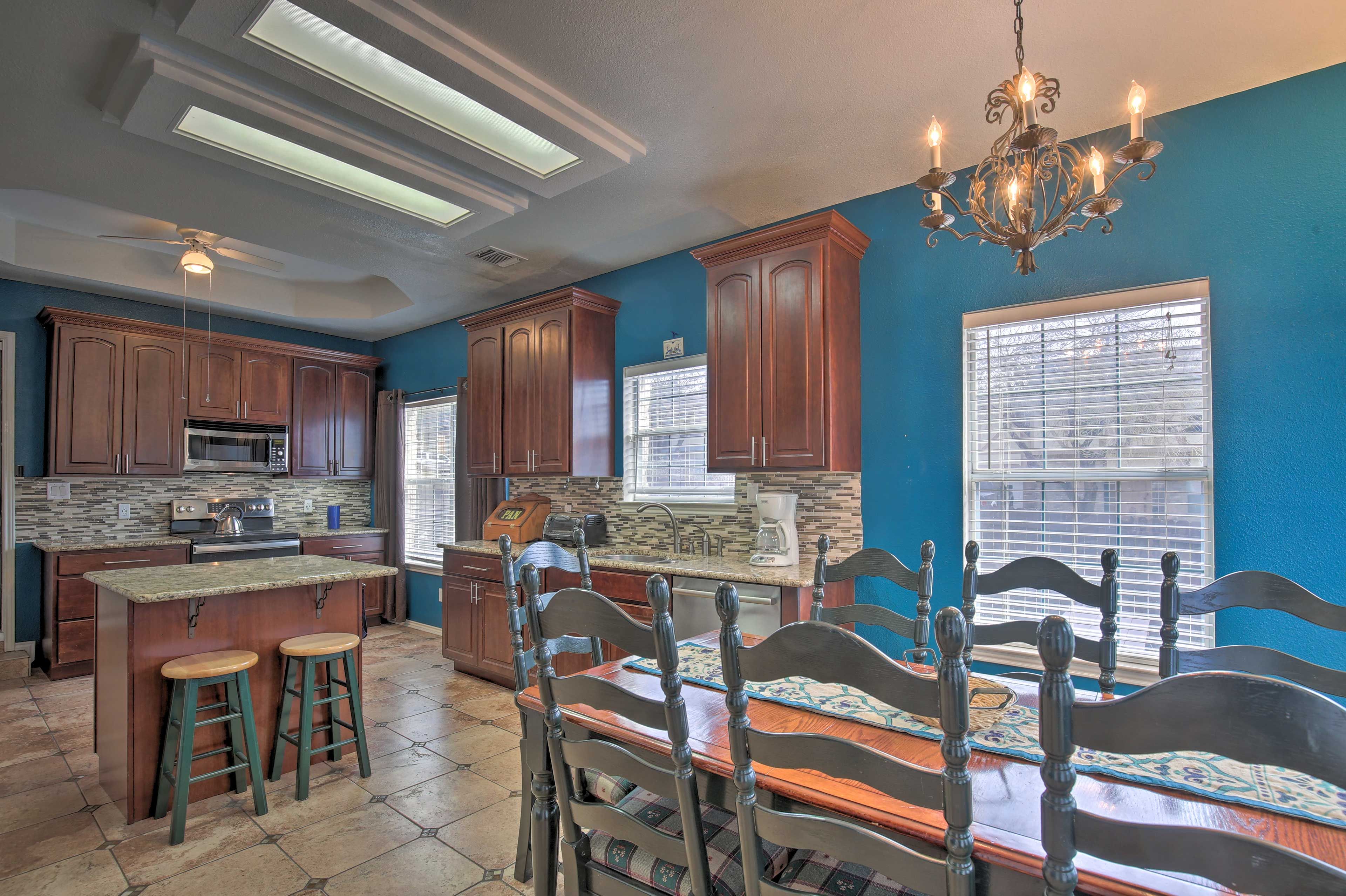 Fully Equipped Kitchen & Dining Area | 2-Person Breakfast Bar