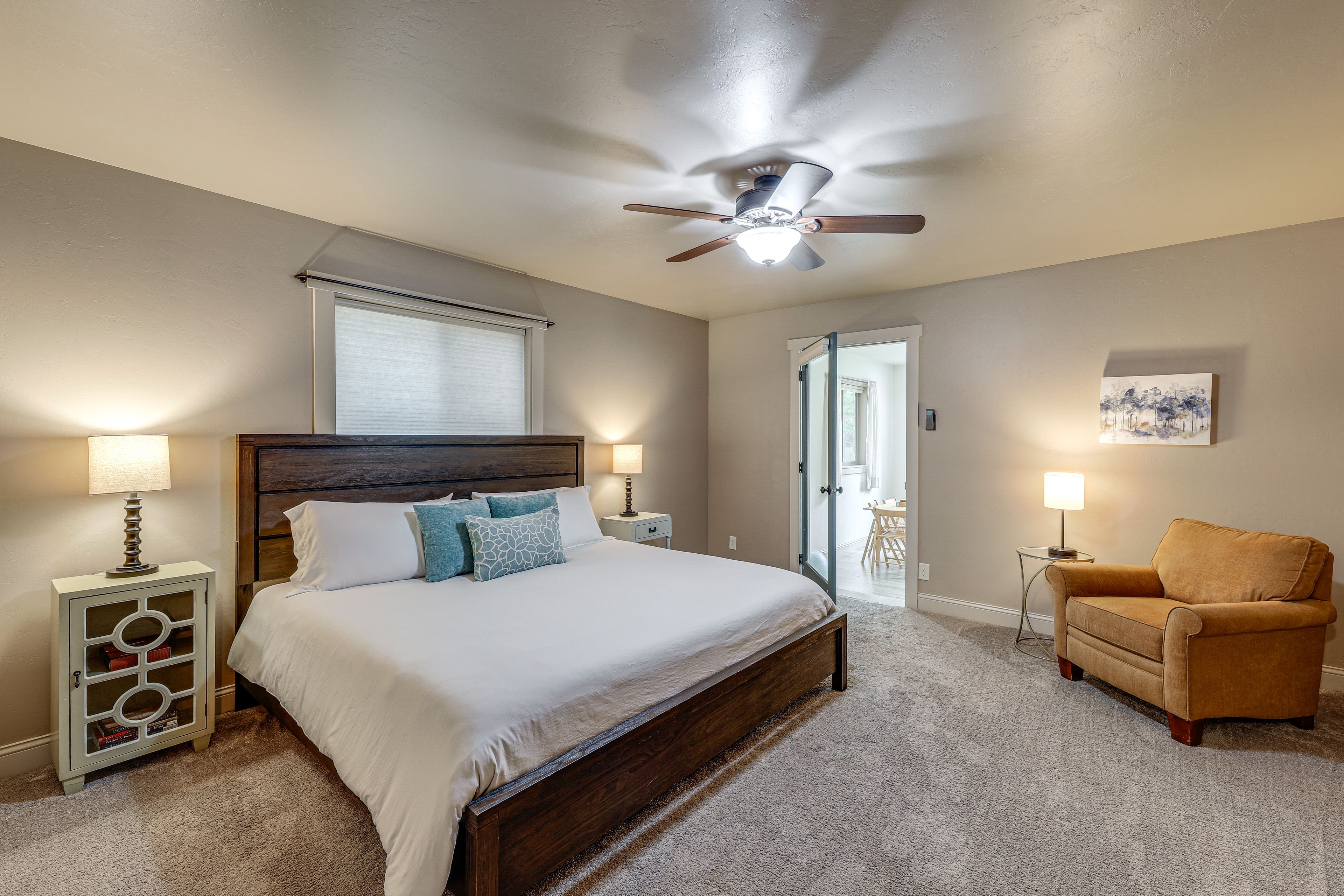 Bedroom 1 | King Bed | 1st Floor