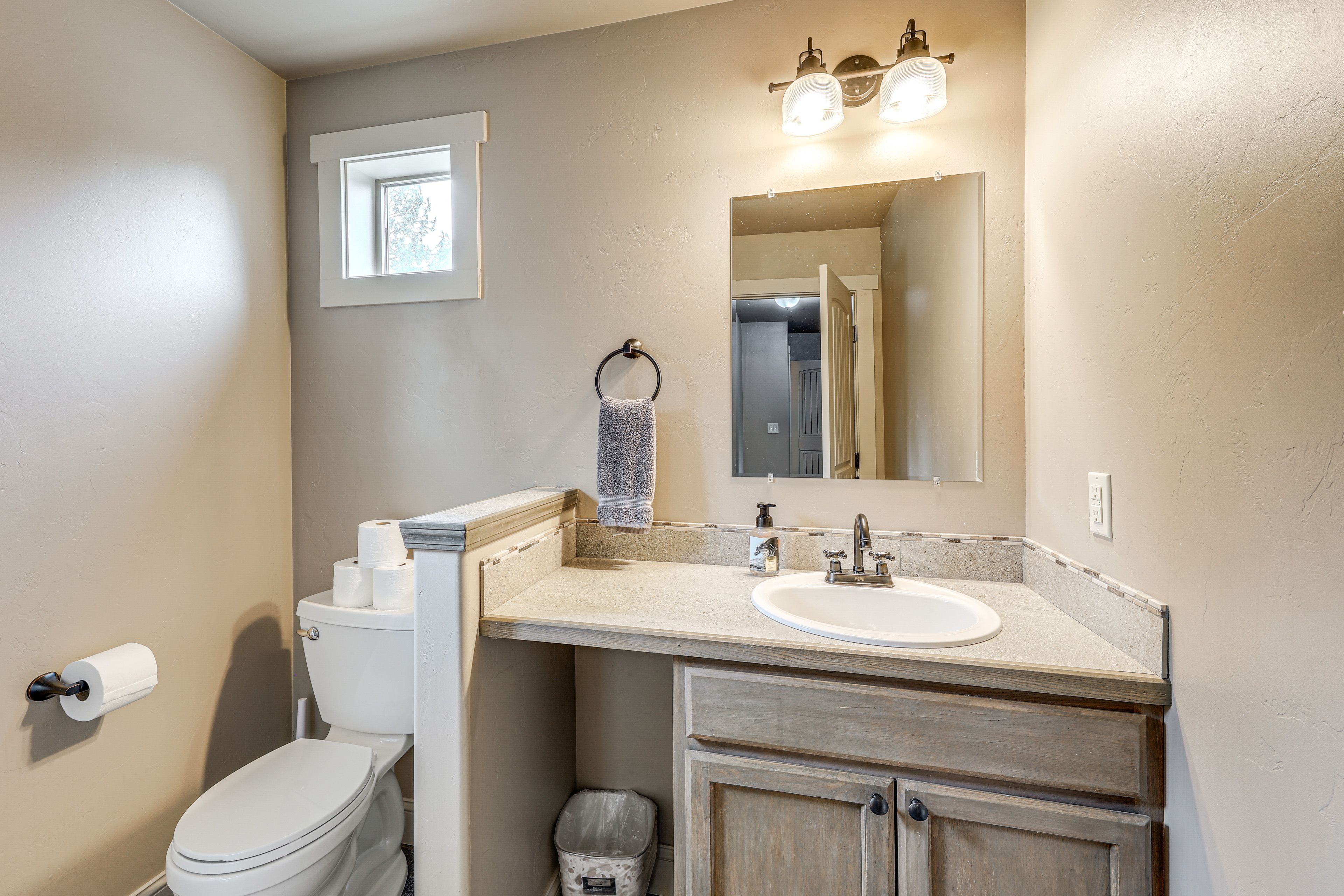 Full Bathroom | 2nd Floor