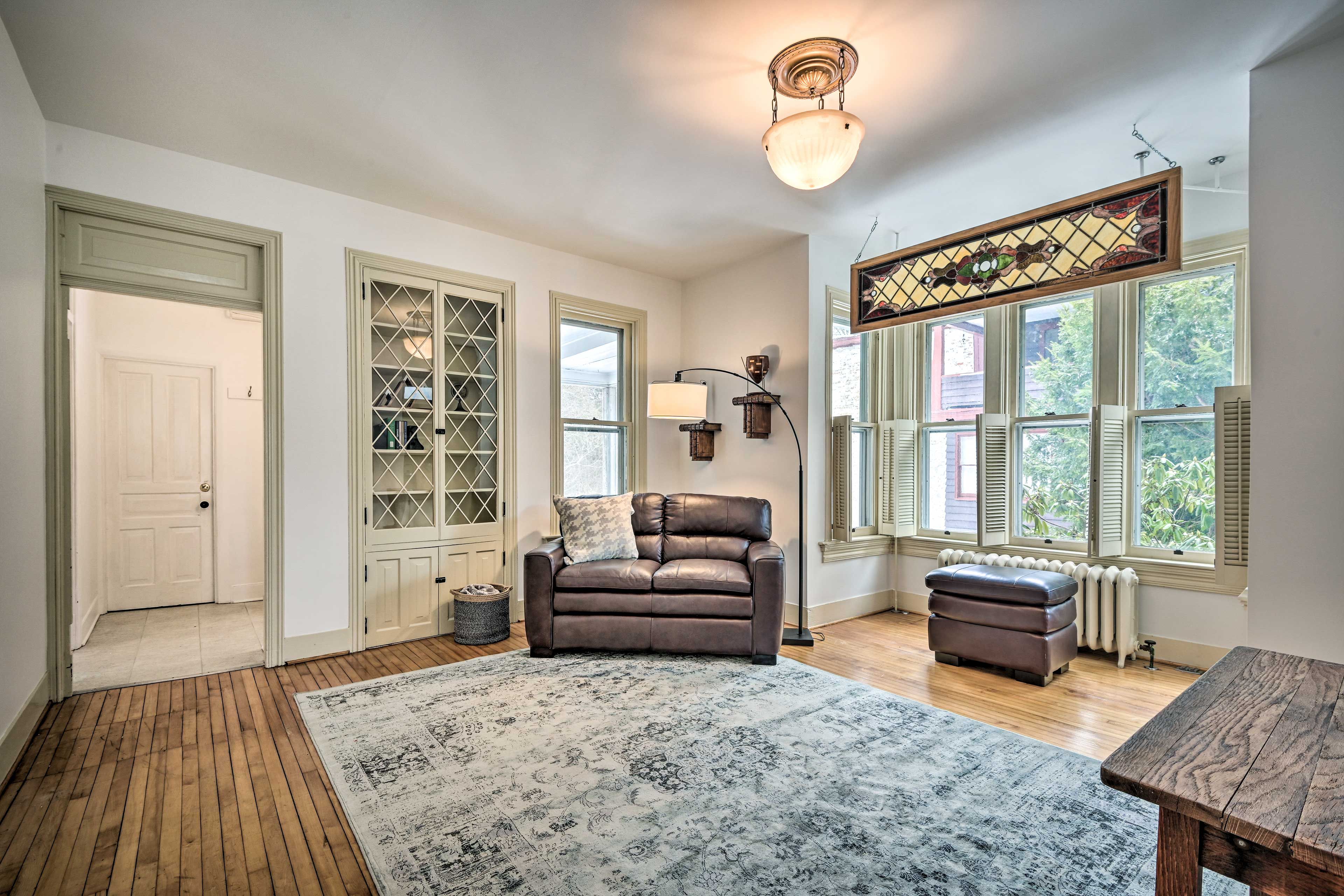 Living Room | Cable Access