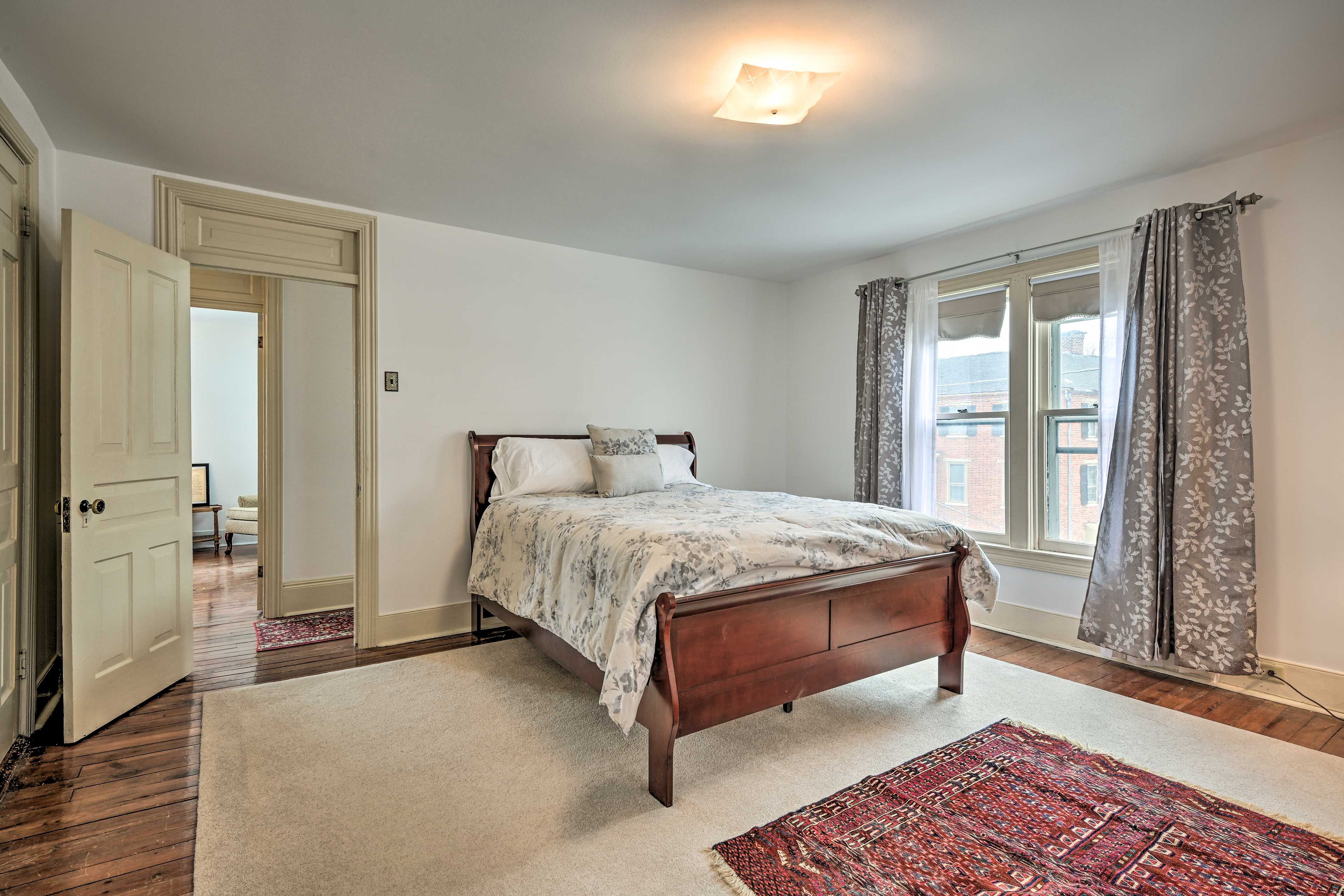 Bedroom 1 | Queen Bed | 2nd Floor