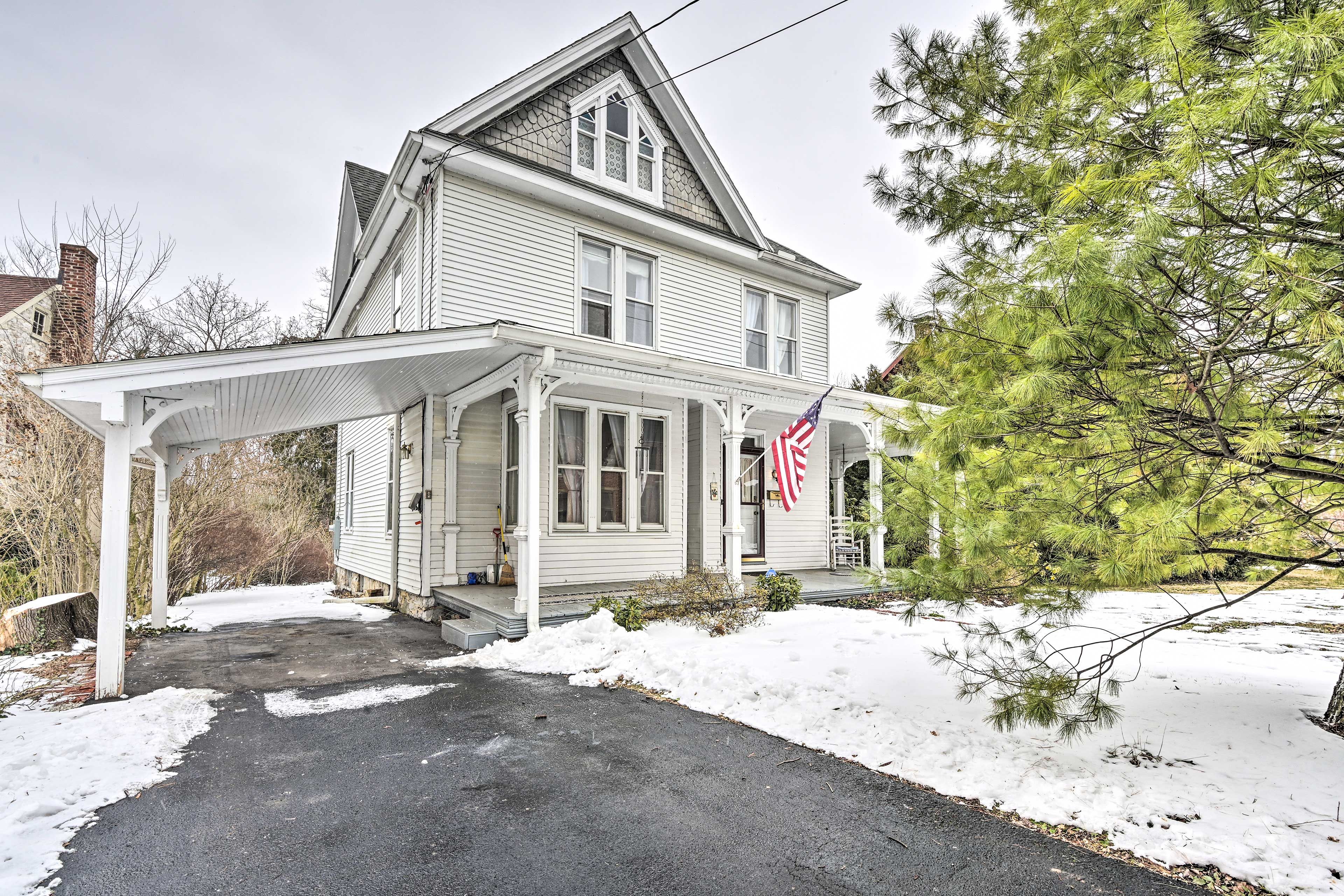 Property Exterior | Driveway Parking (2 Vehicles) | Free Street Parking