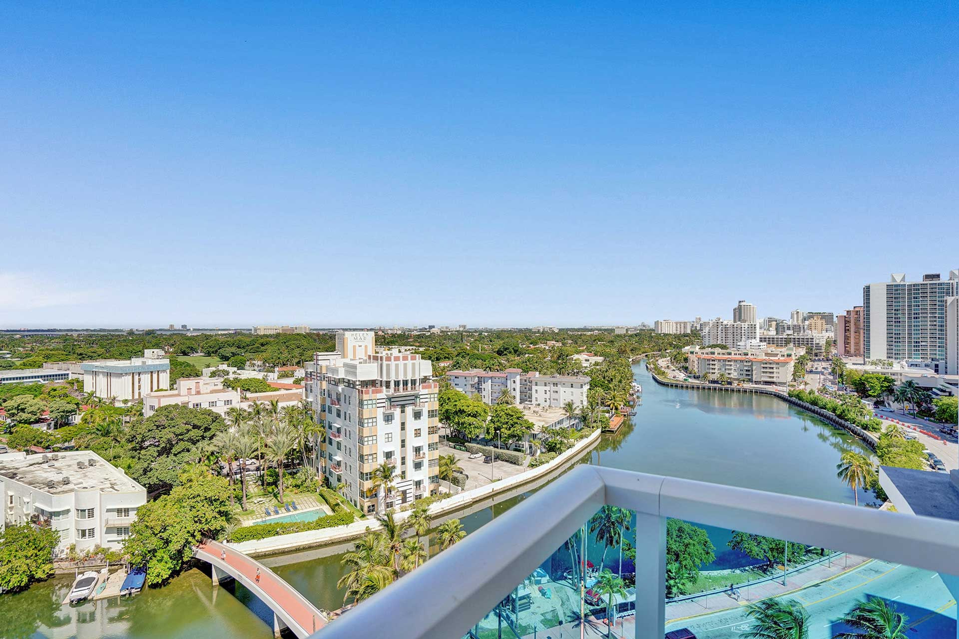 Miami Beach Vacation Rental | 1BR | 1BA | Step-Free Access | 900 Sq Ft