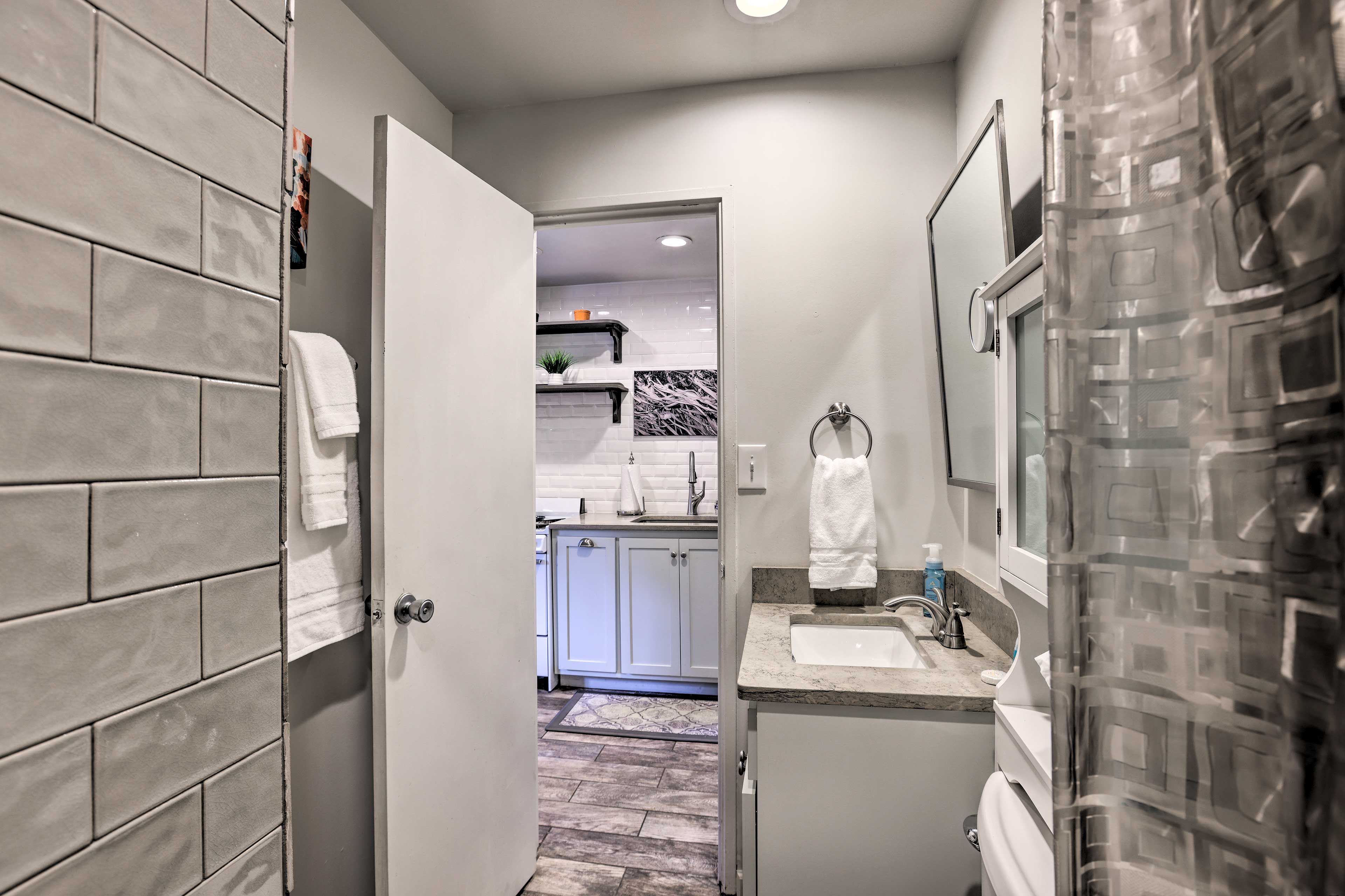 Full Bathroom