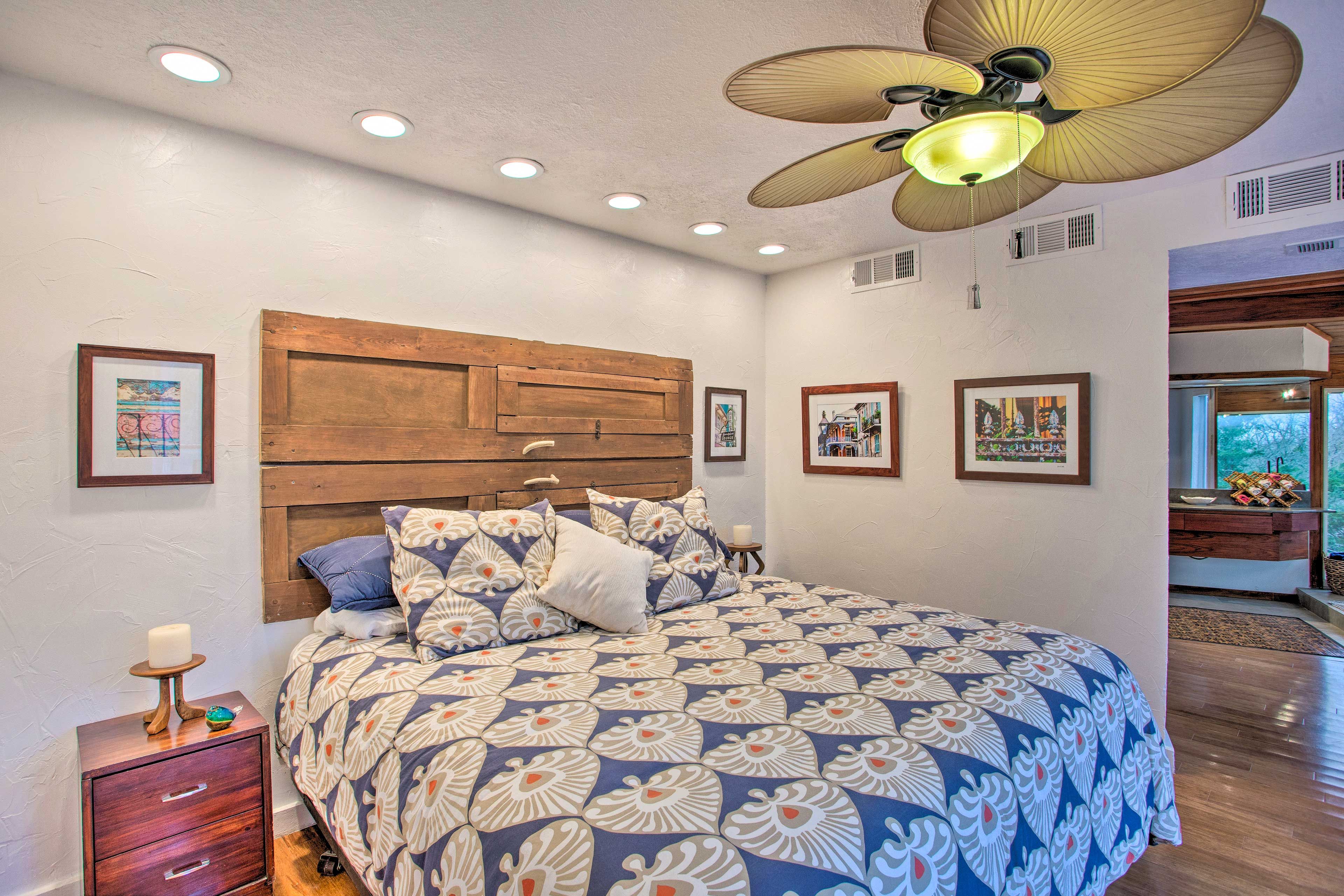 Bedroom 1 | King Bed
