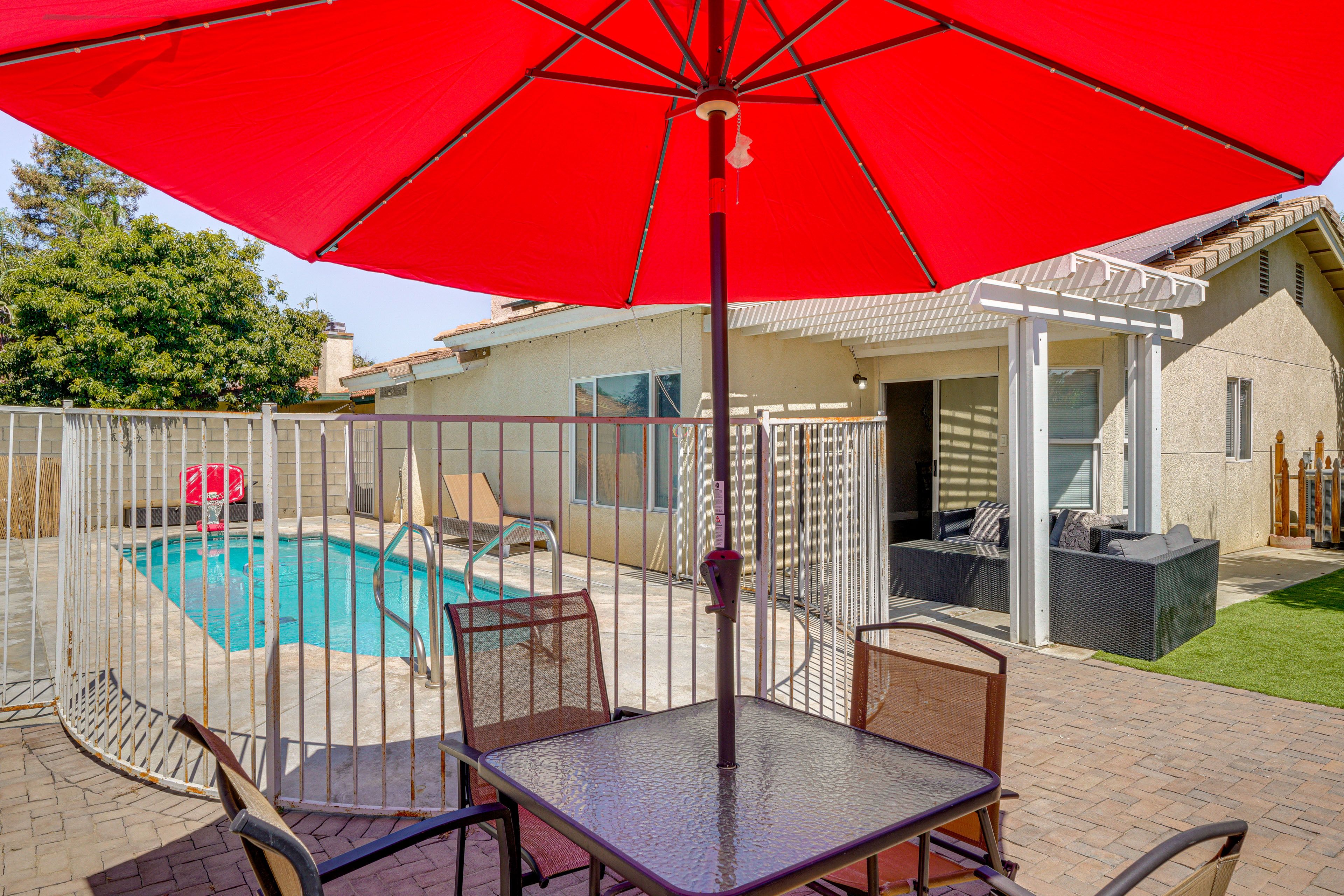 Bakersfield Vacation Rental | 3BR | 2BA | Step-Free Access | 1,400 Sq Ft