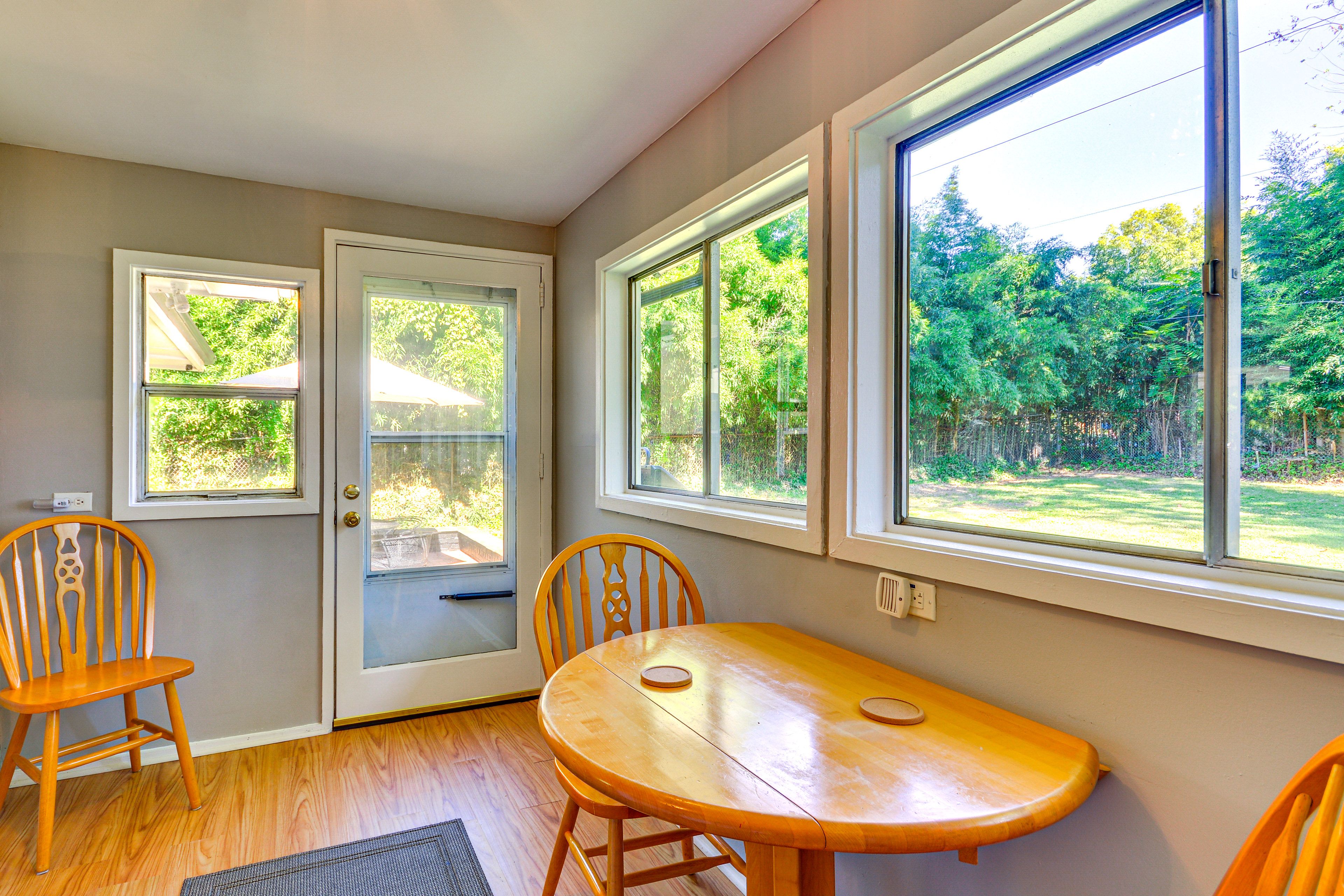Kitchen | 3-Person Breakfast Nook | Keurig