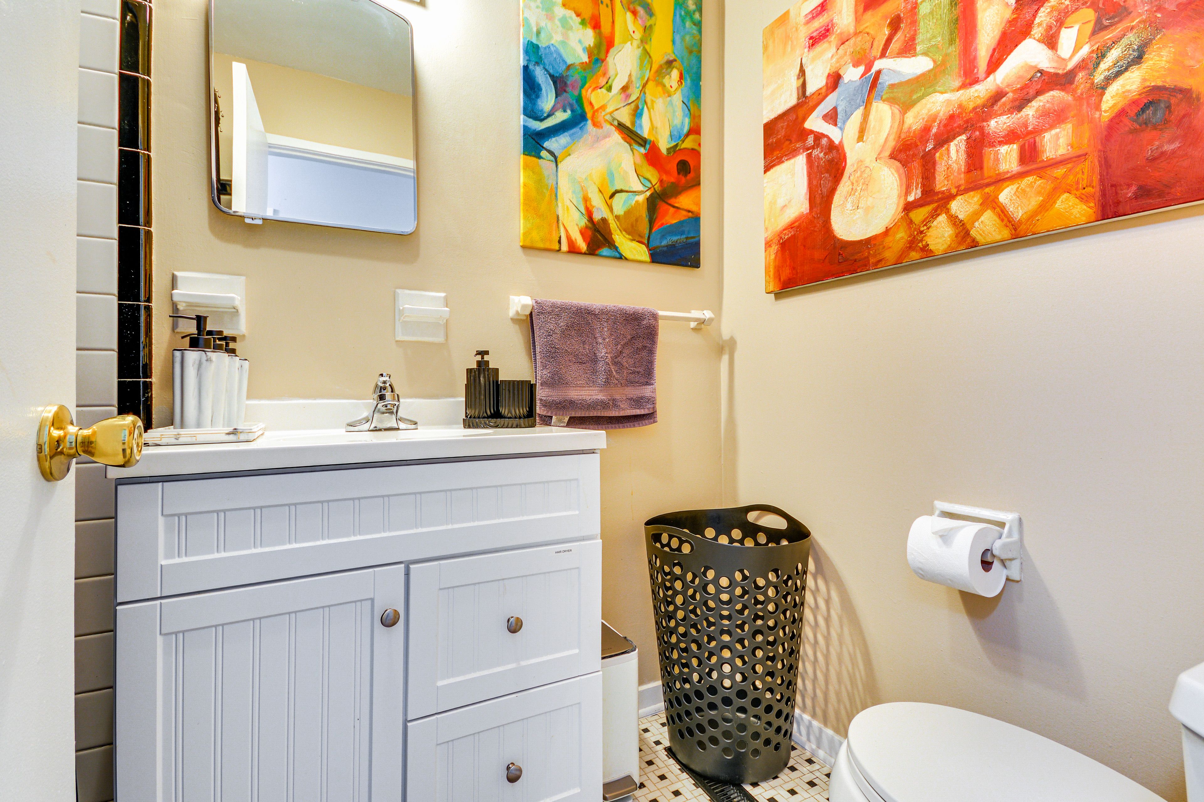 Full Bathroom