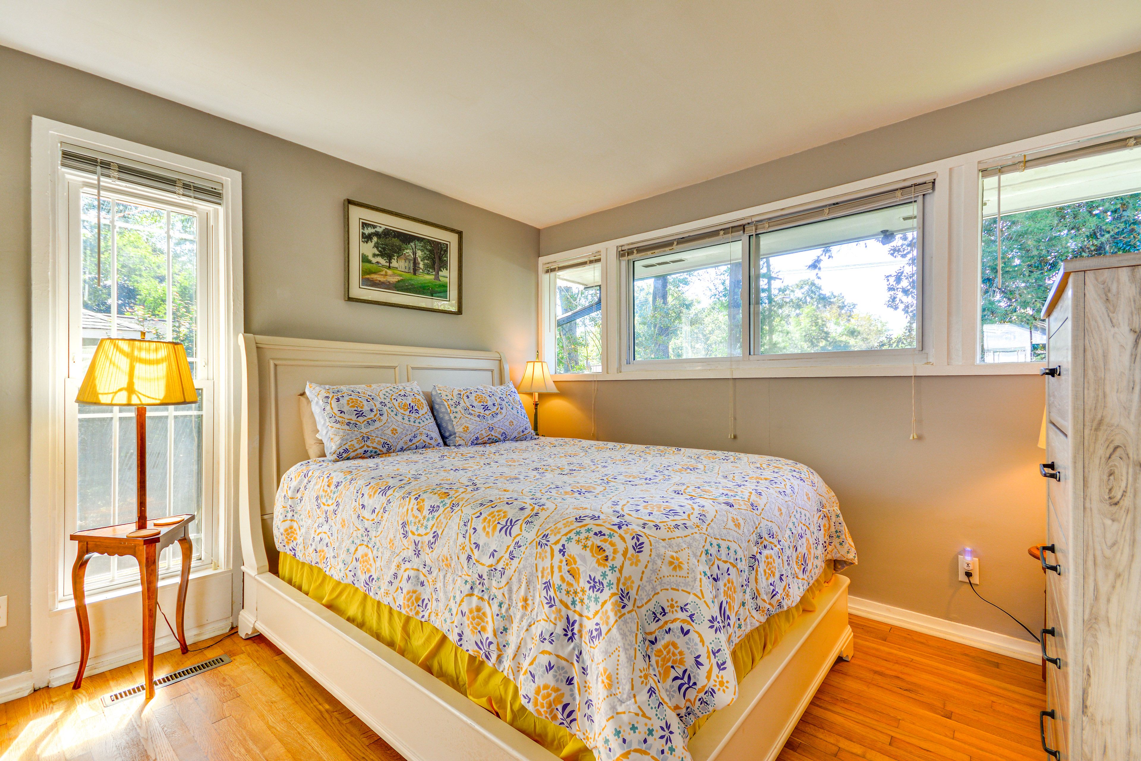 Bedroom 2 | Queen Bed