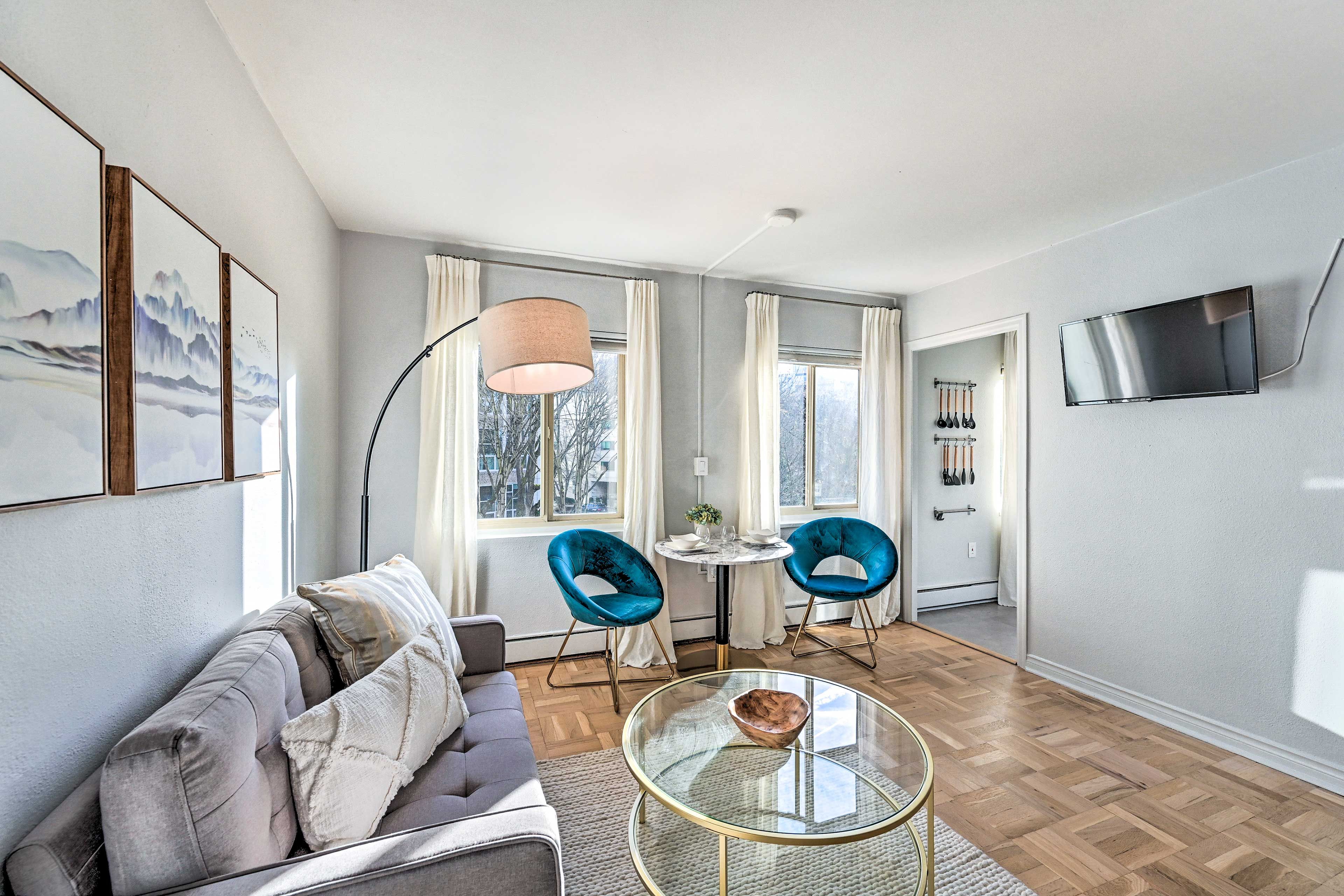 Living Area | Smart TV