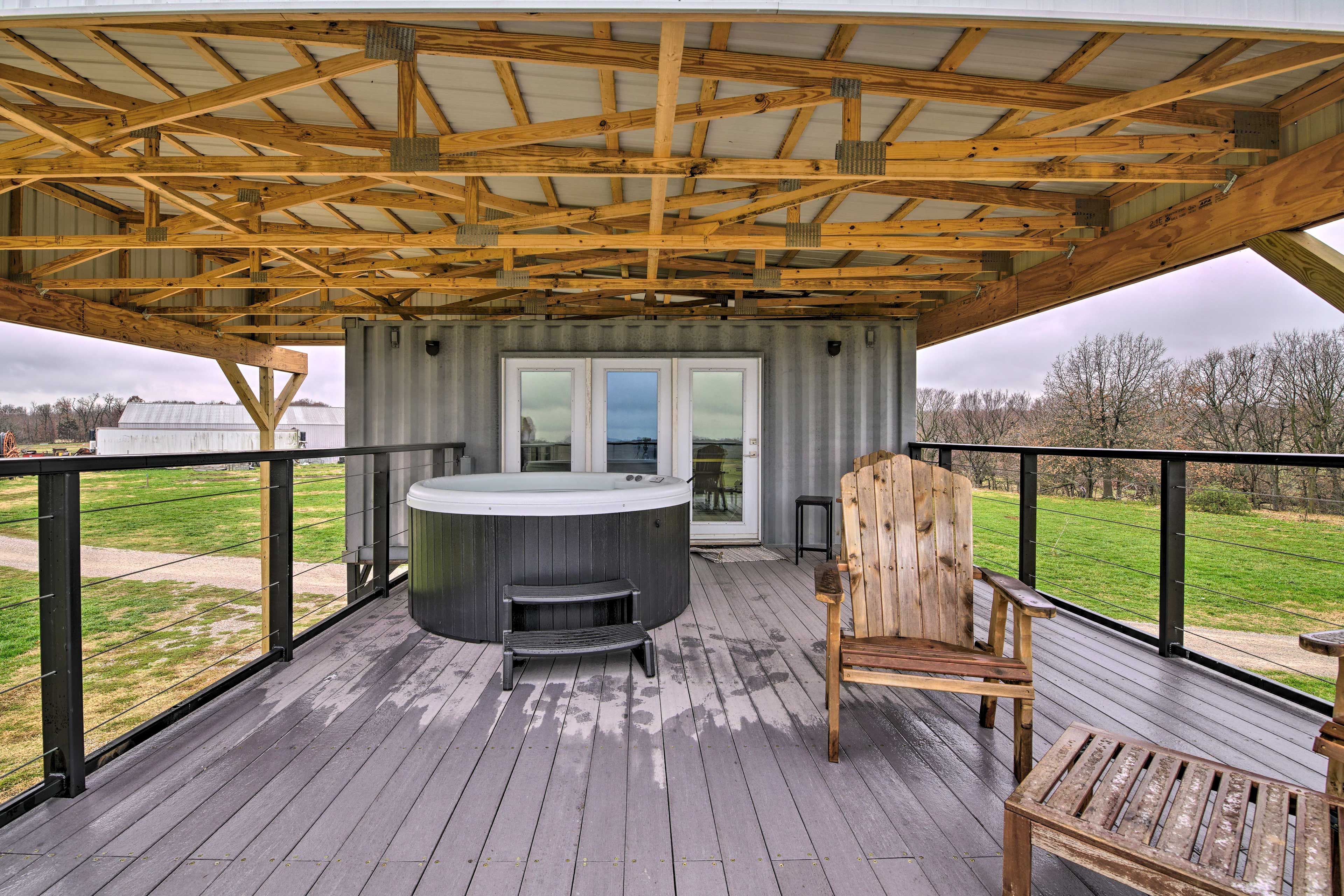 Deck | Hot Tub