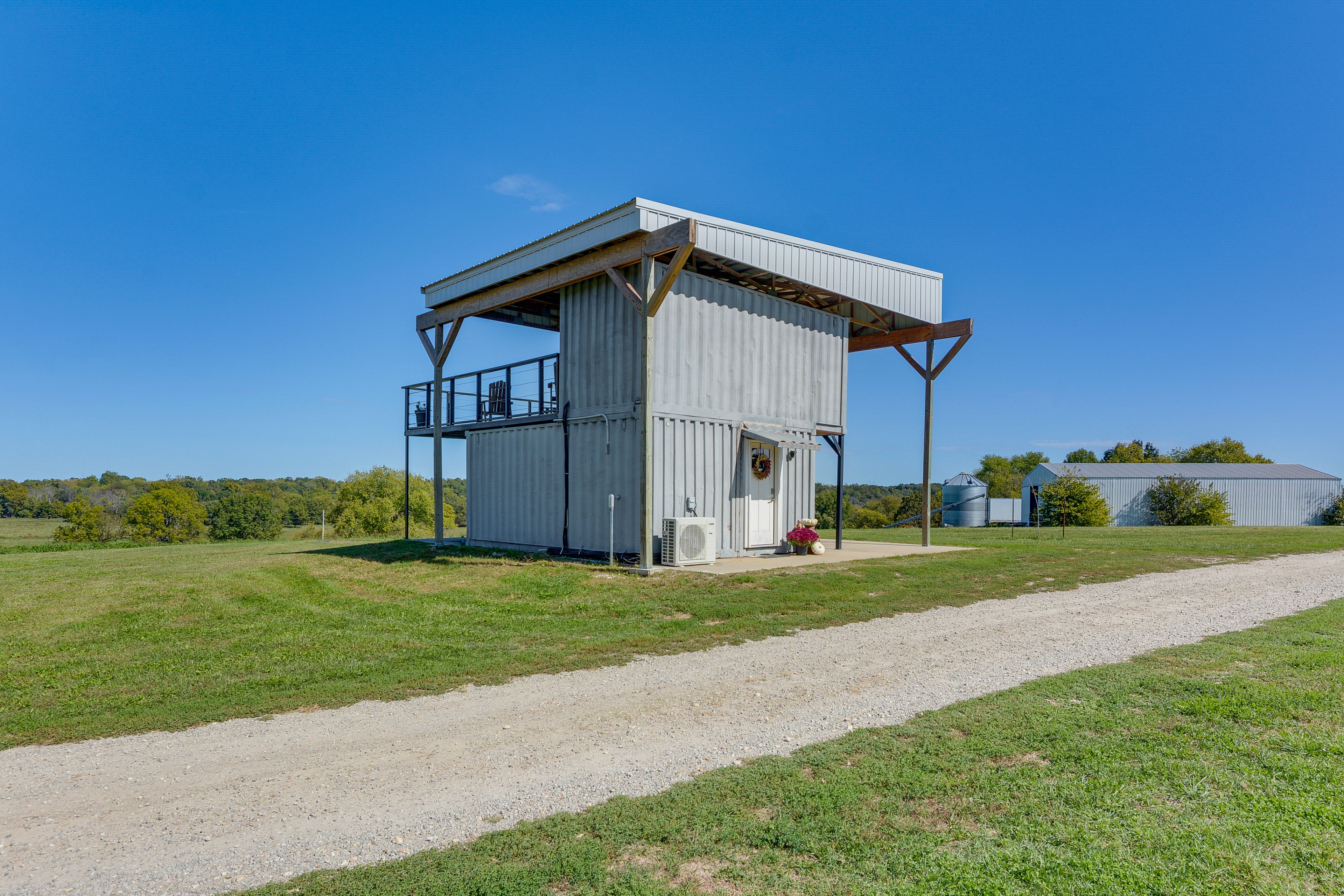 Home Exterior | Driveway Parking (3 Vehicles) | RV/Trailer Parking