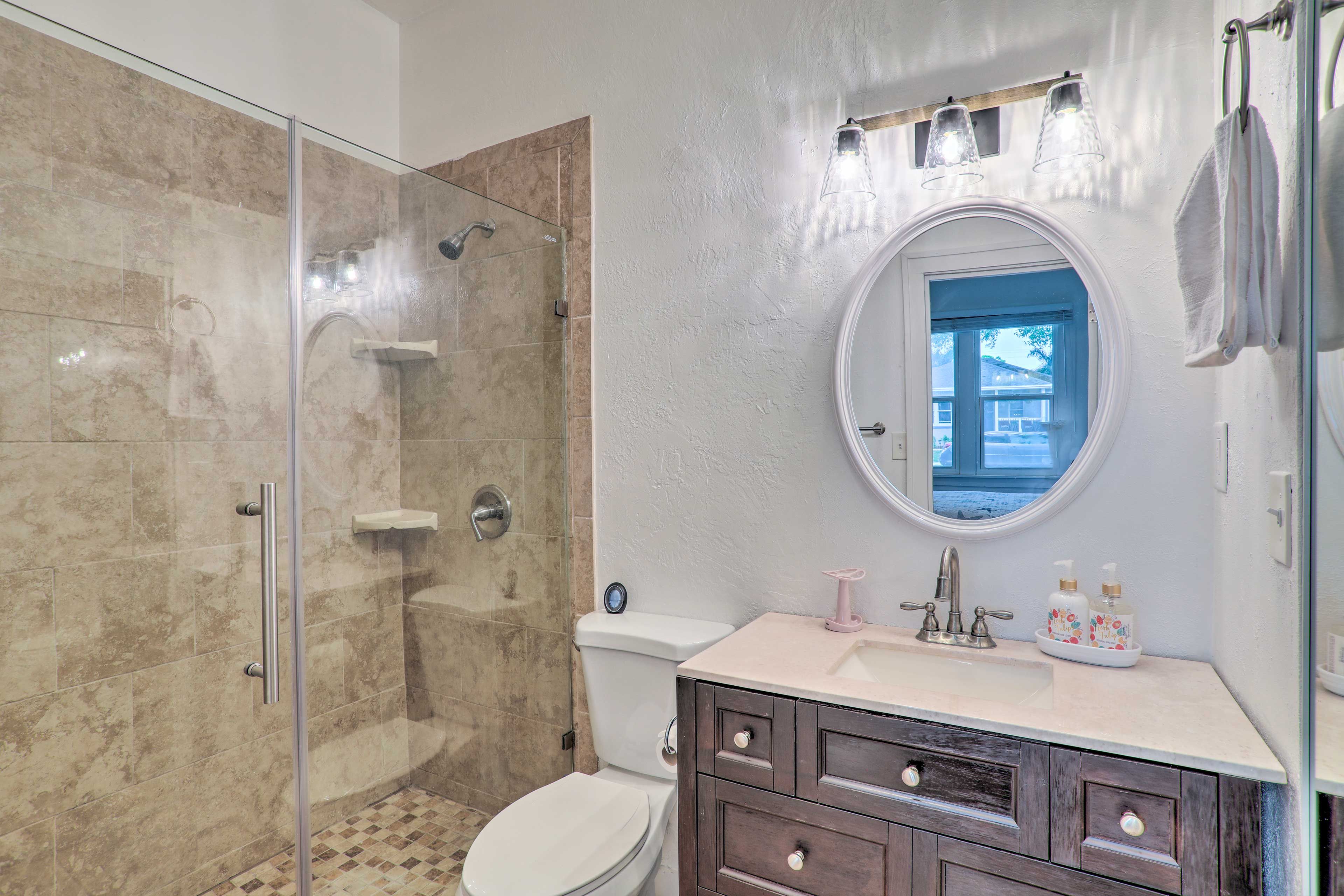En-Suite Bathroom | Complimentary Toiletrie