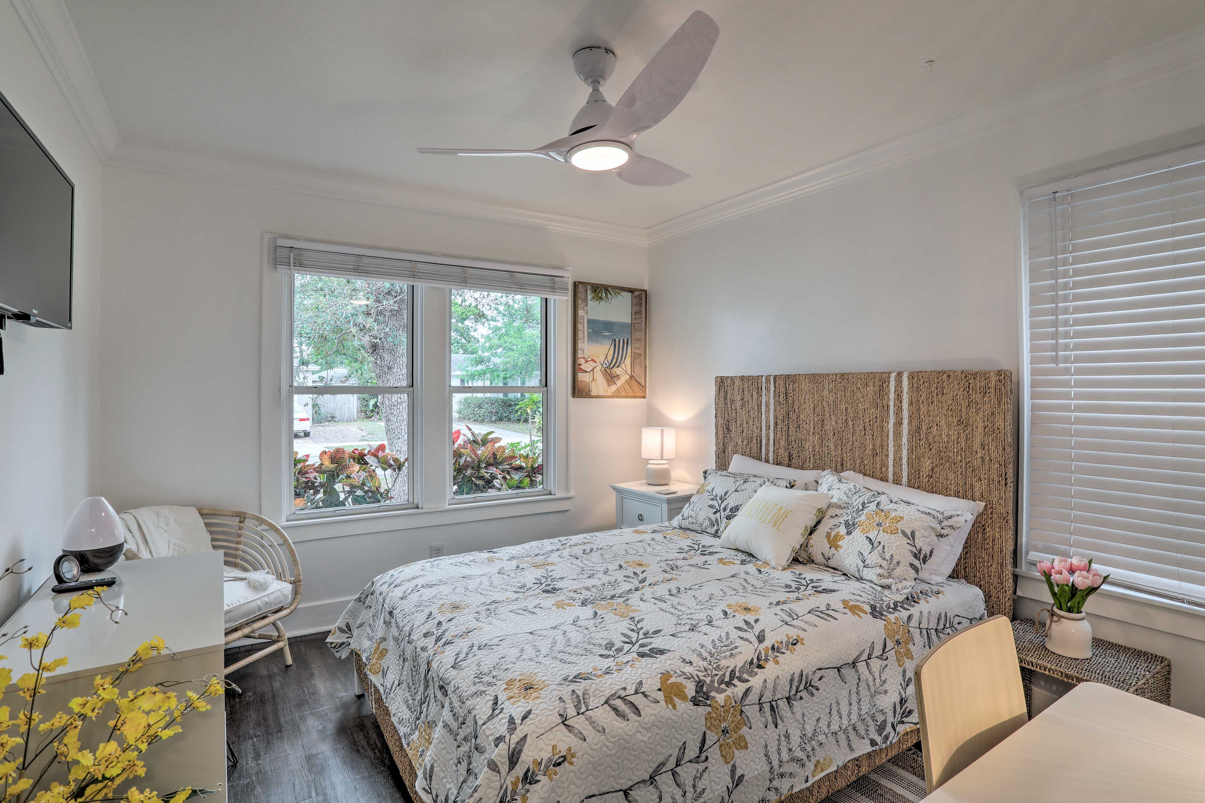 Bedroom 2 | Queen Bed