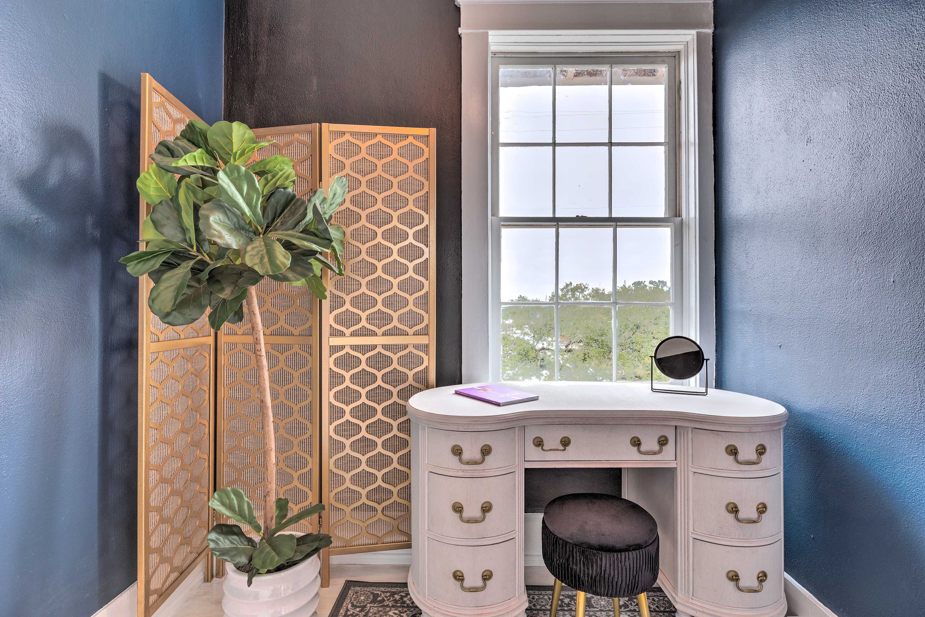 Office Alcove | Free WiFi | Central Heating & A/C