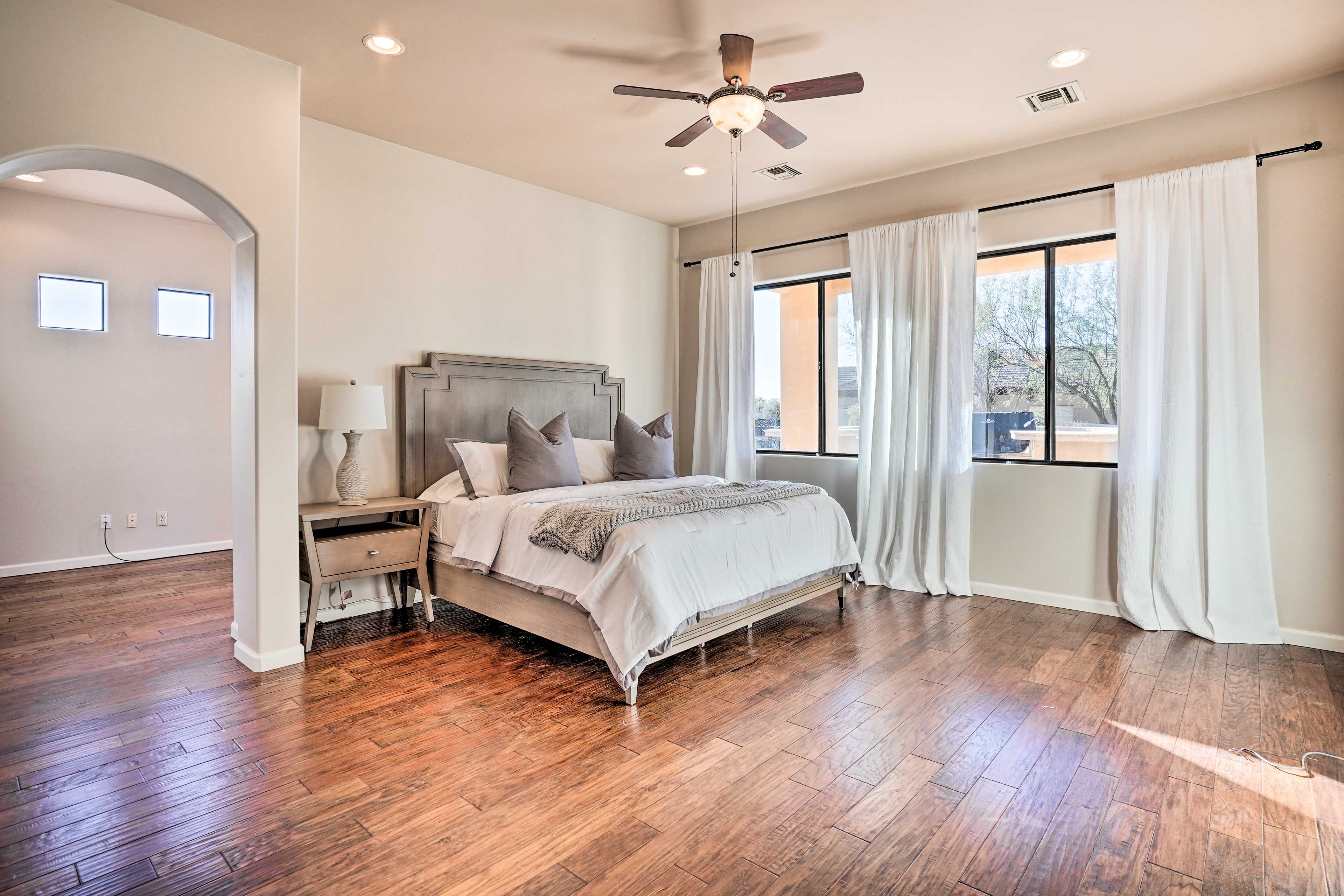 Bedroom 1 | King Bed