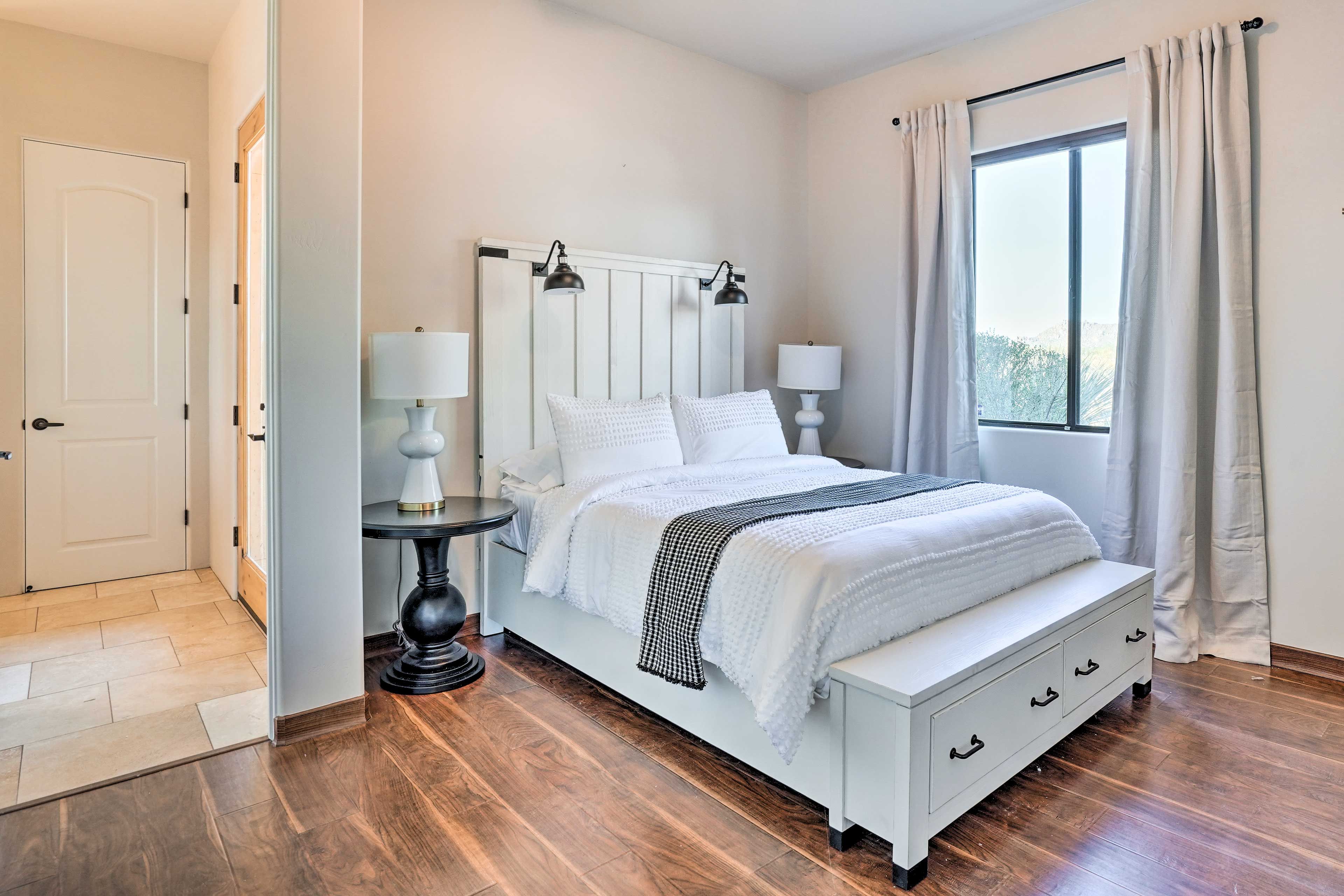 Bedroom 3 | Queen Bed