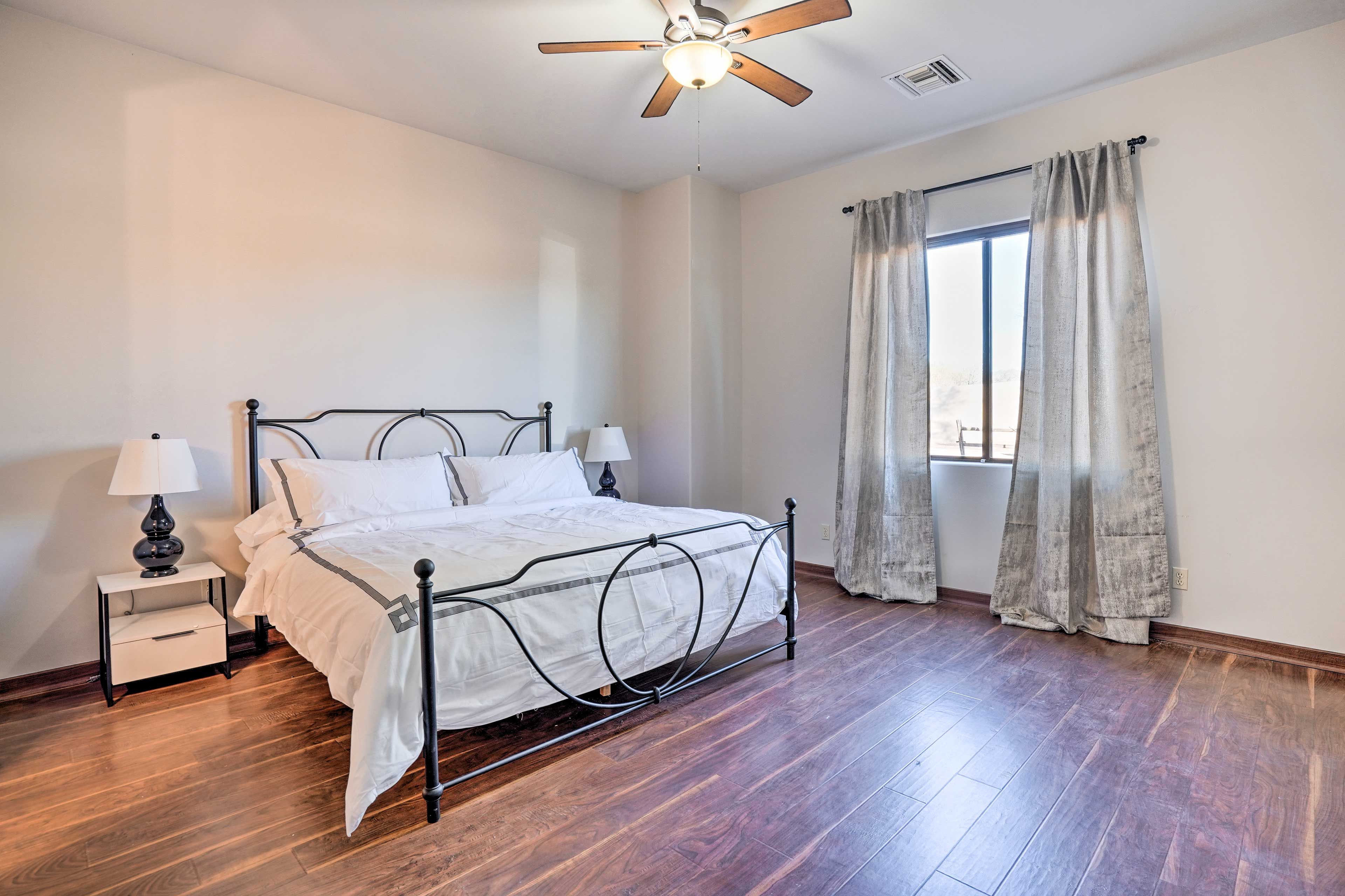 Bedroom 2 | King Bed