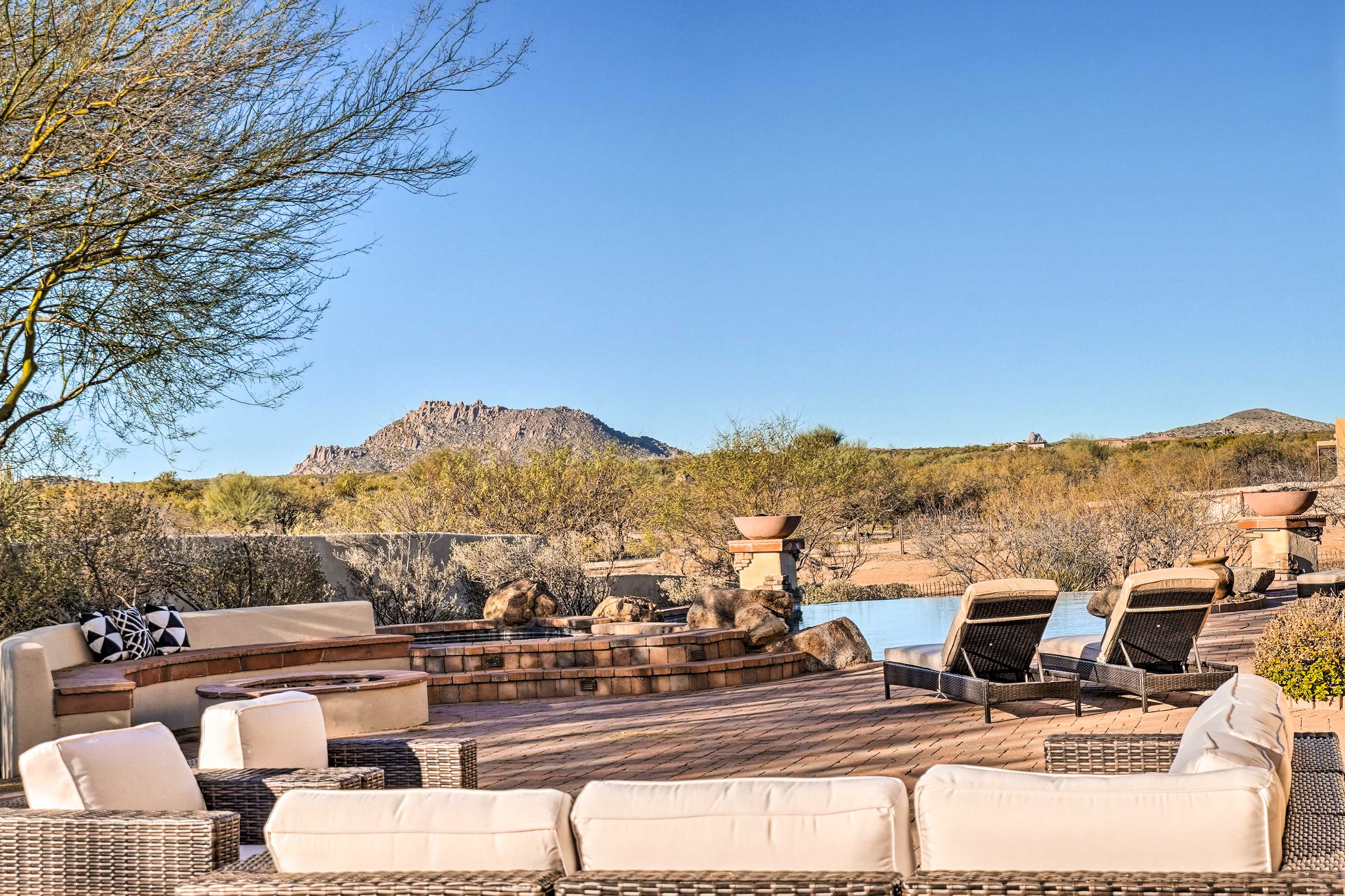 Private Yard | Spa