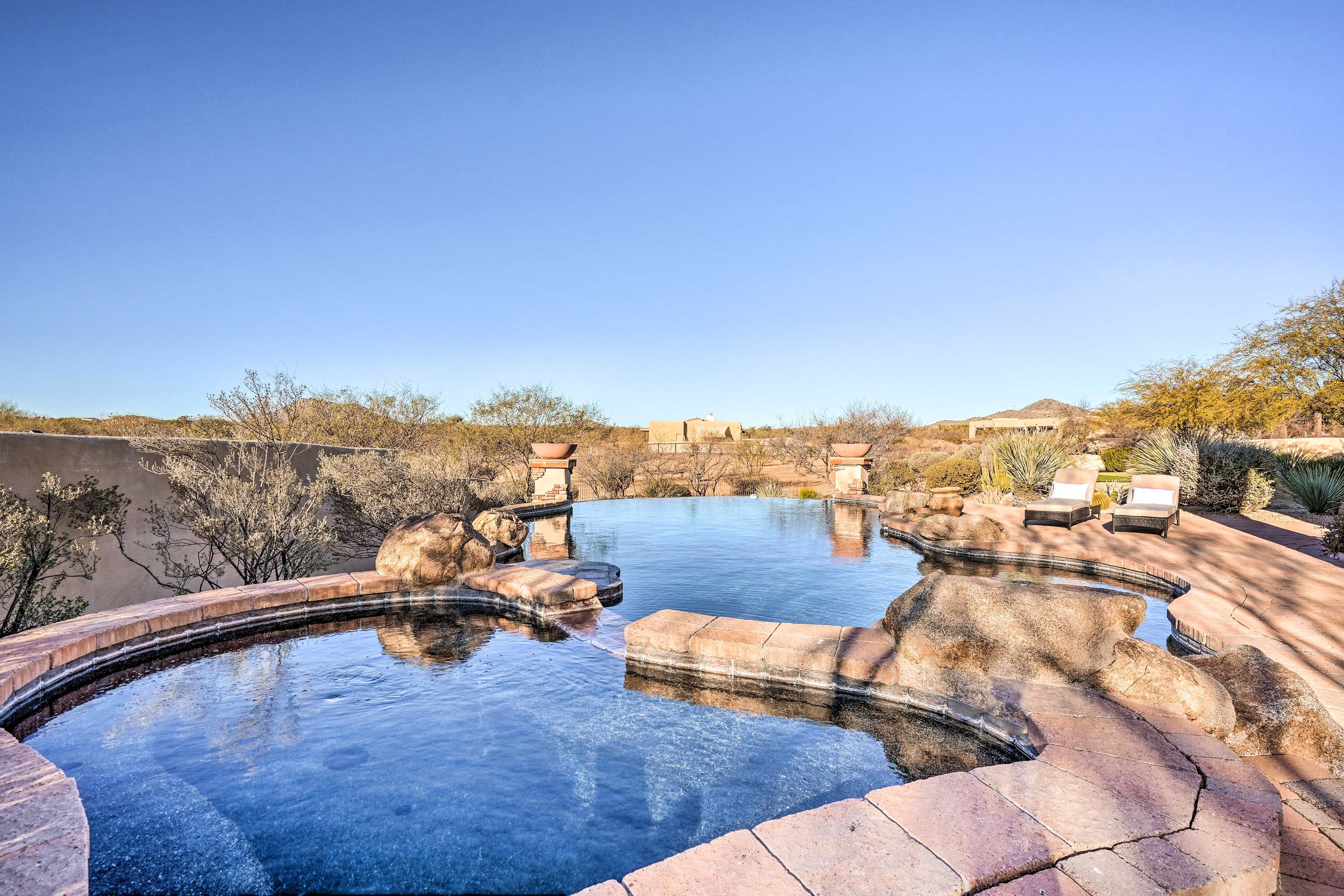 Infinity Pool & Spa