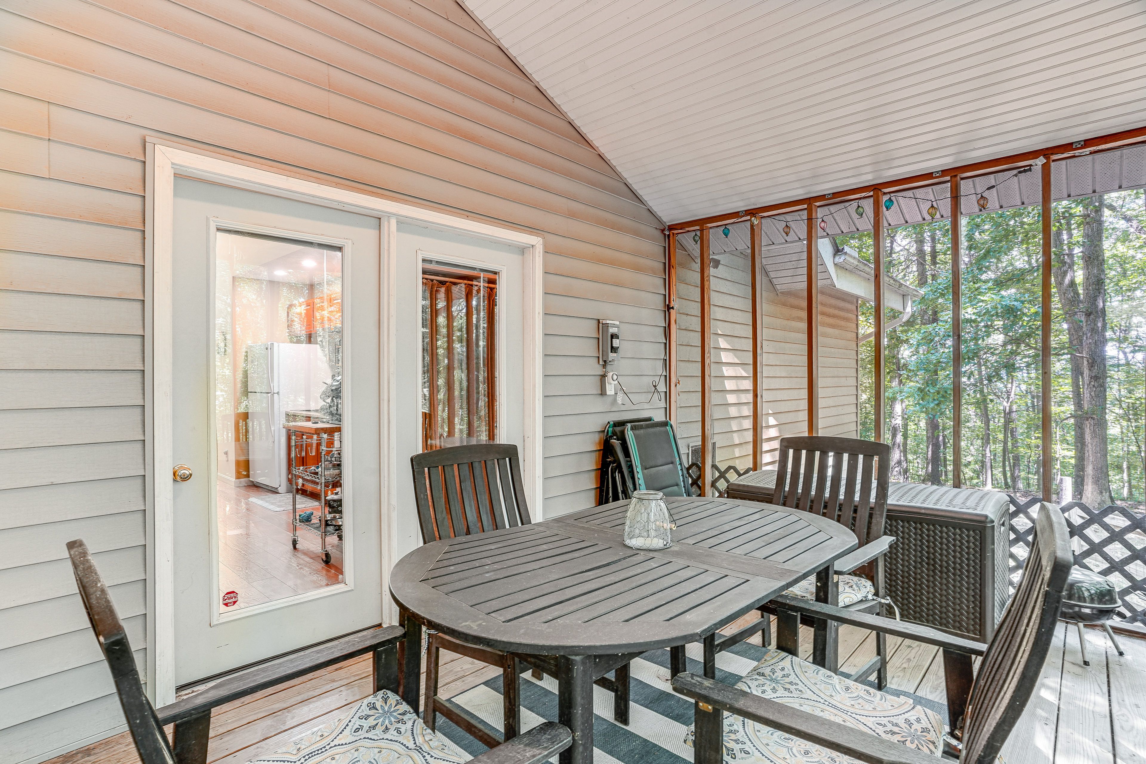 Screened-In Porch