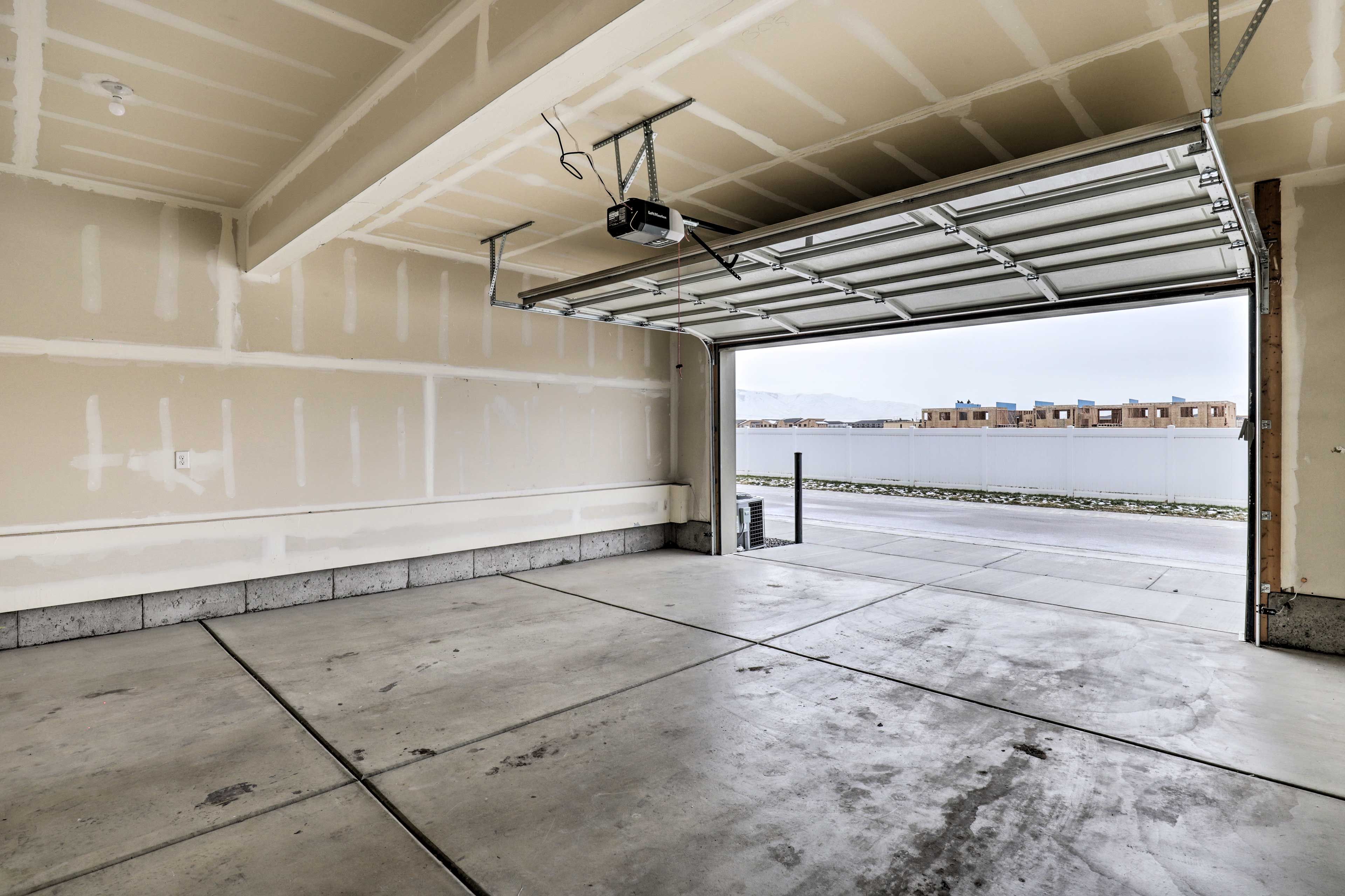 Garage (2 Vehicles) | Street Parking