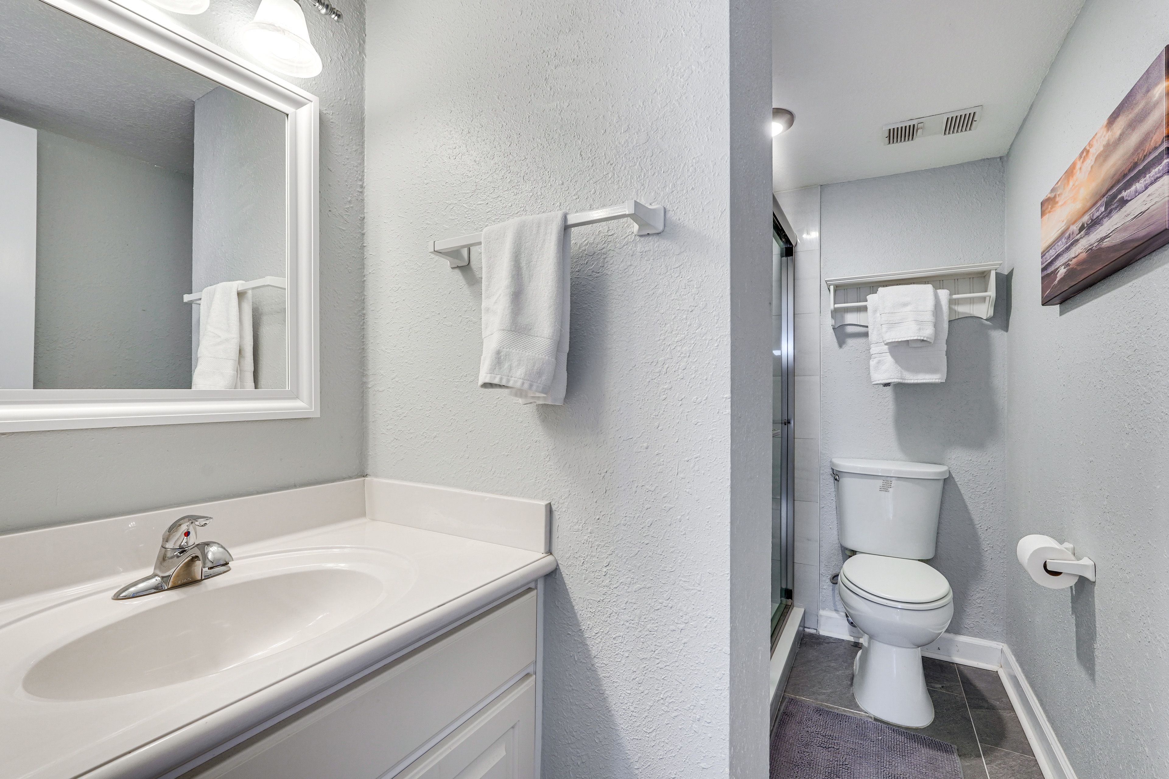 En-Suite Bathroom | Towels Provided | Complimentary Toiletries | 2nd Floor