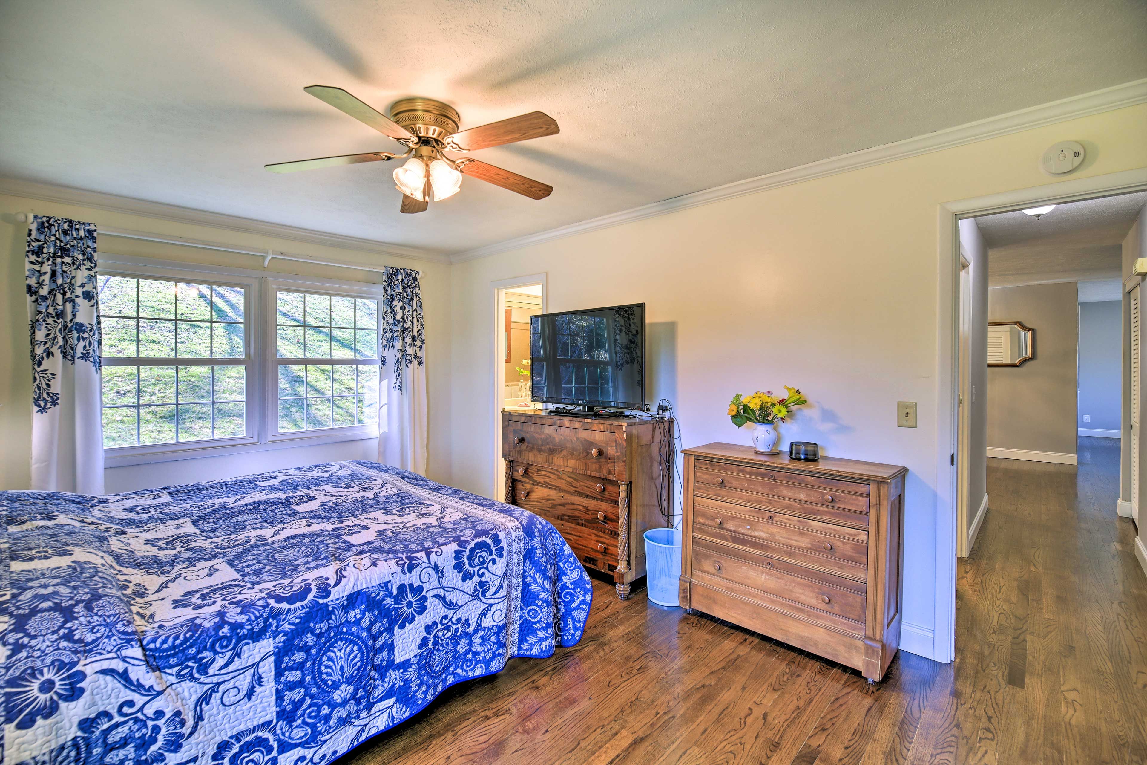Bedroom 1 | Linens & Towels Provided
