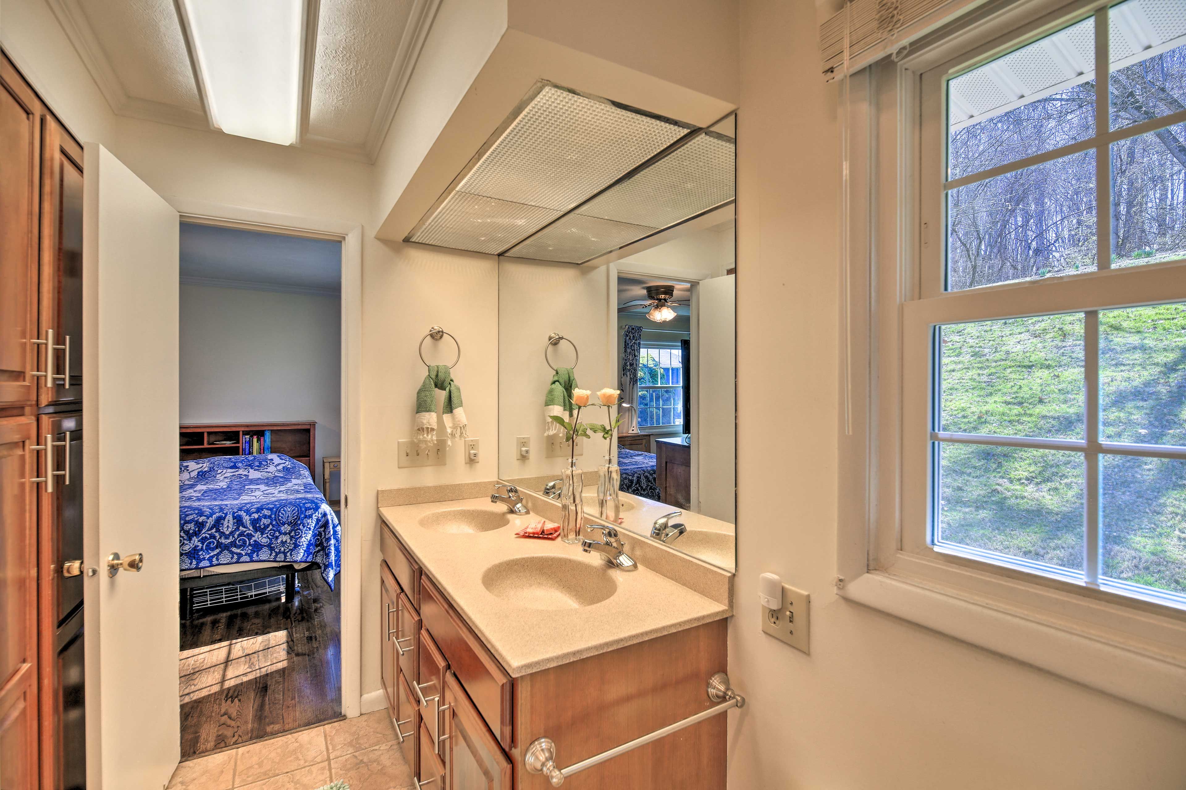En-Suite Bathroom | Step-In Tub