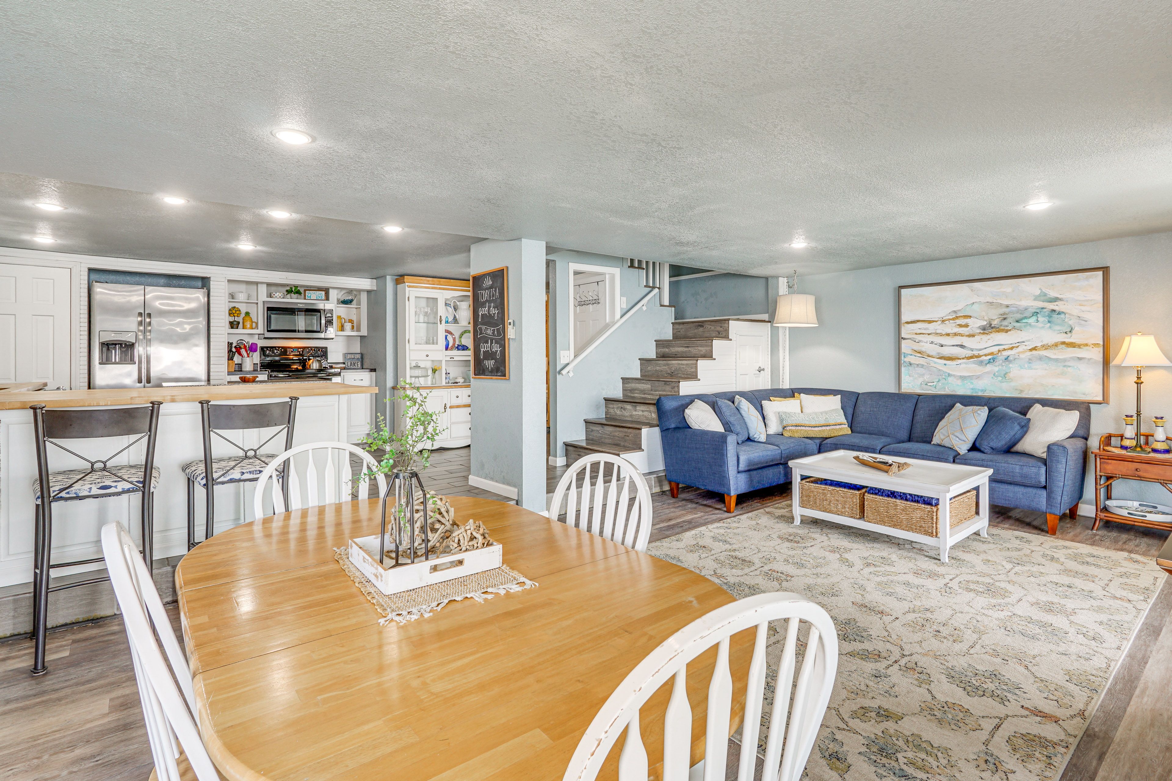 Dining Area | Dining Table | 1st Floor