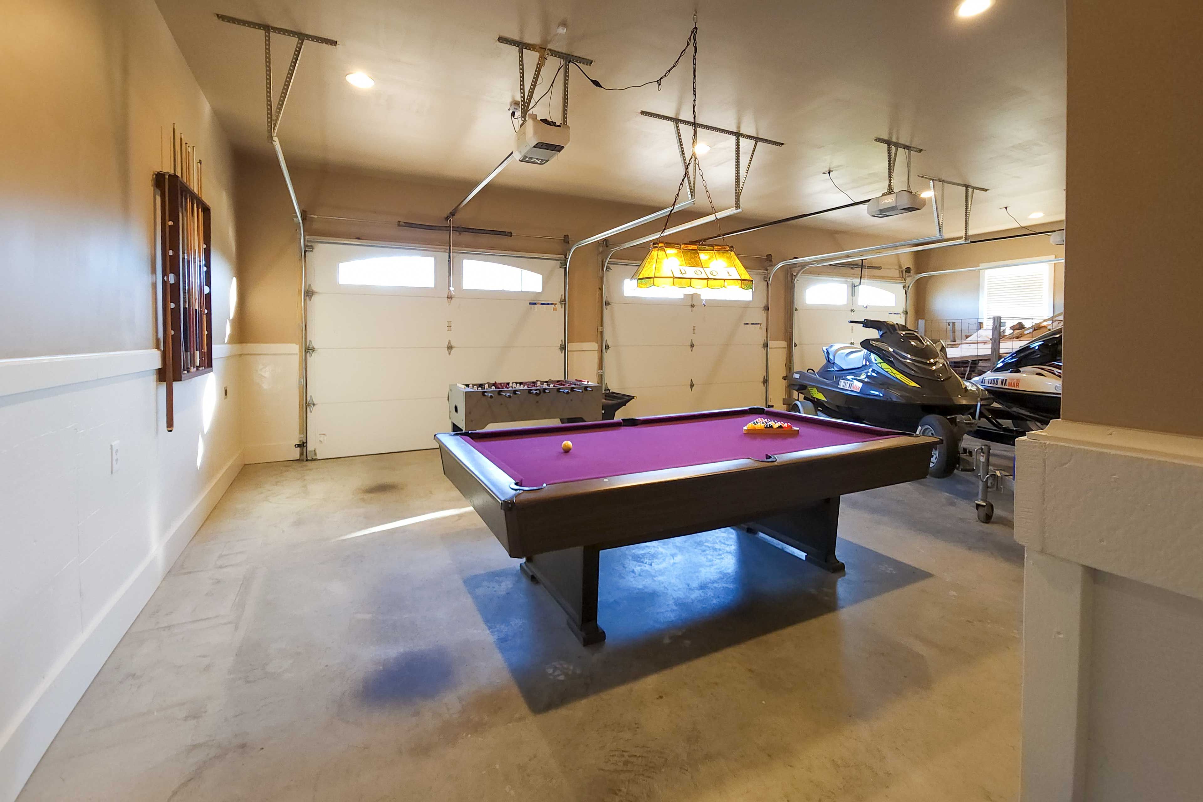 Garage | Foosball Table | Pool Table | Air Conditioned