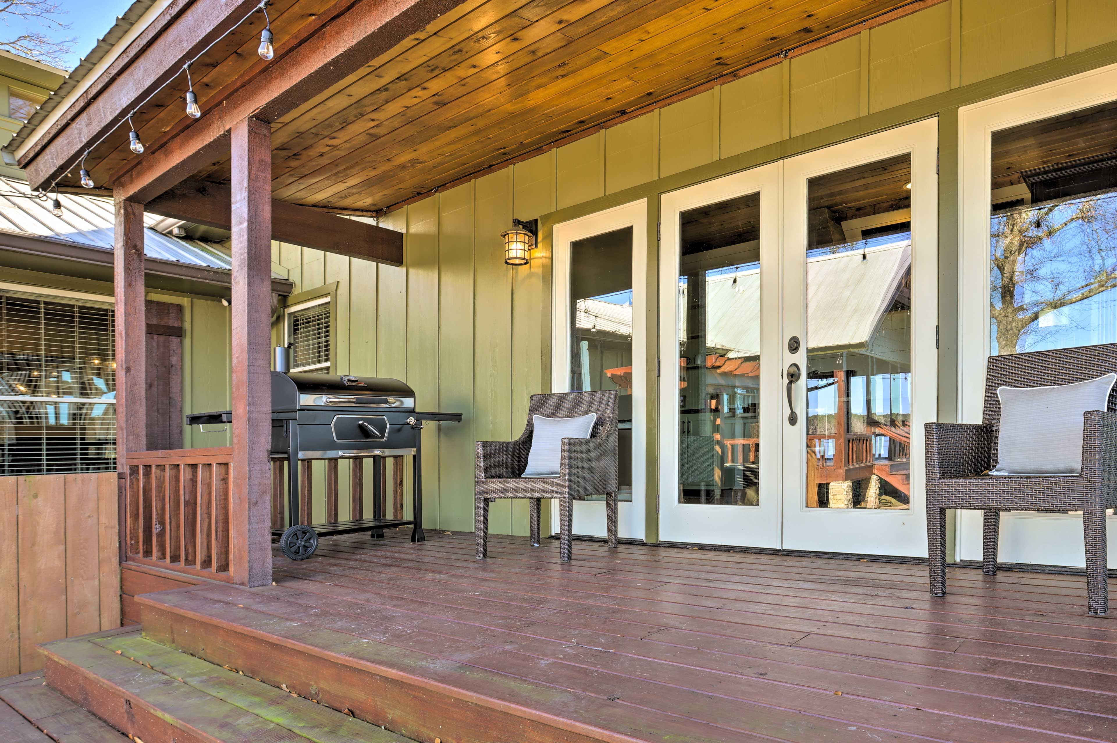 Covered Deck | Charcoal Grill
