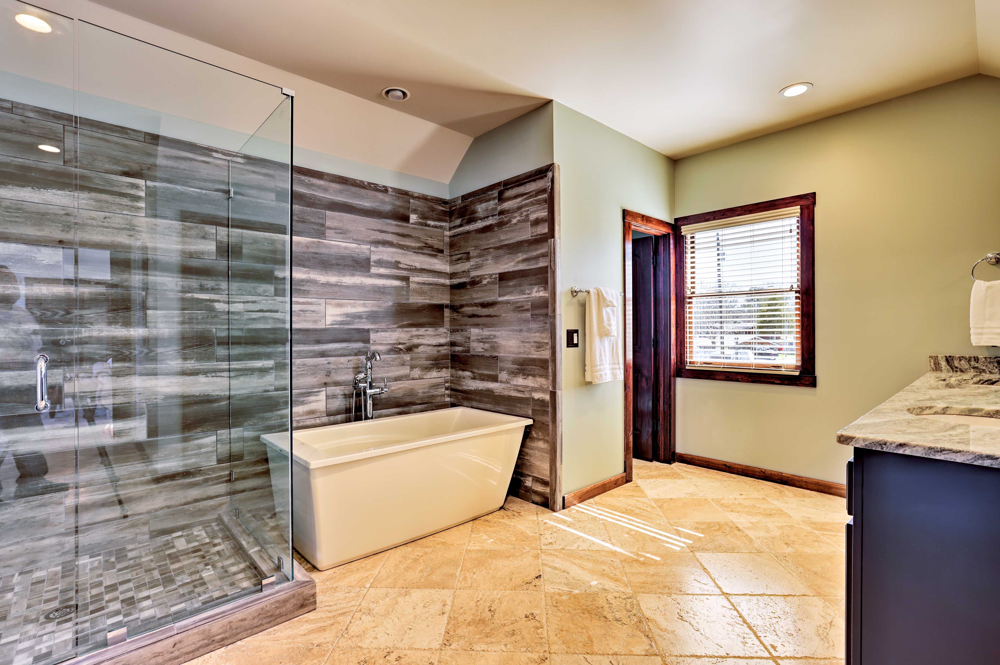 Full Bathroom | Soaking Tub | Walk-In Shower