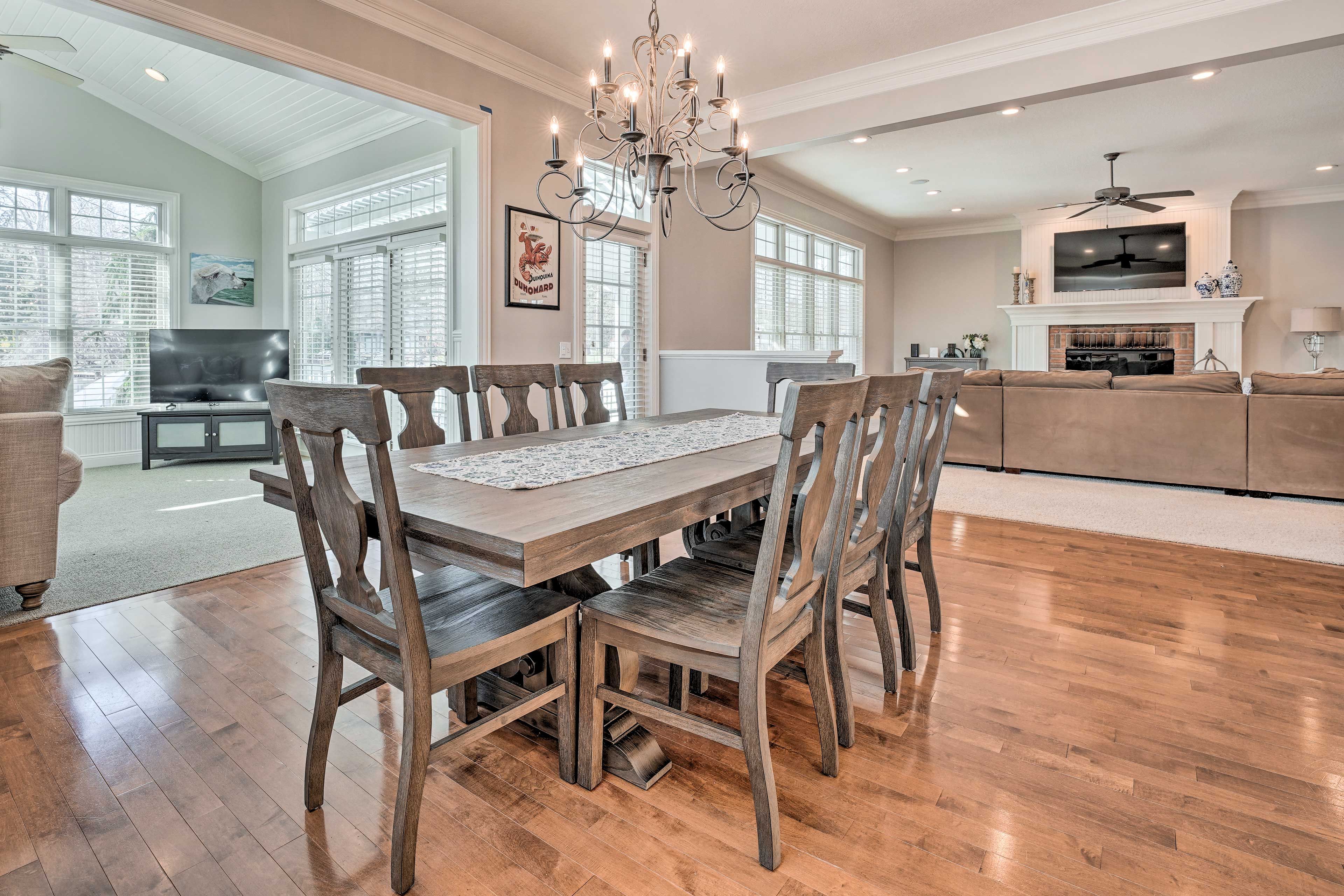 Dining Area | Dishware & Flatware