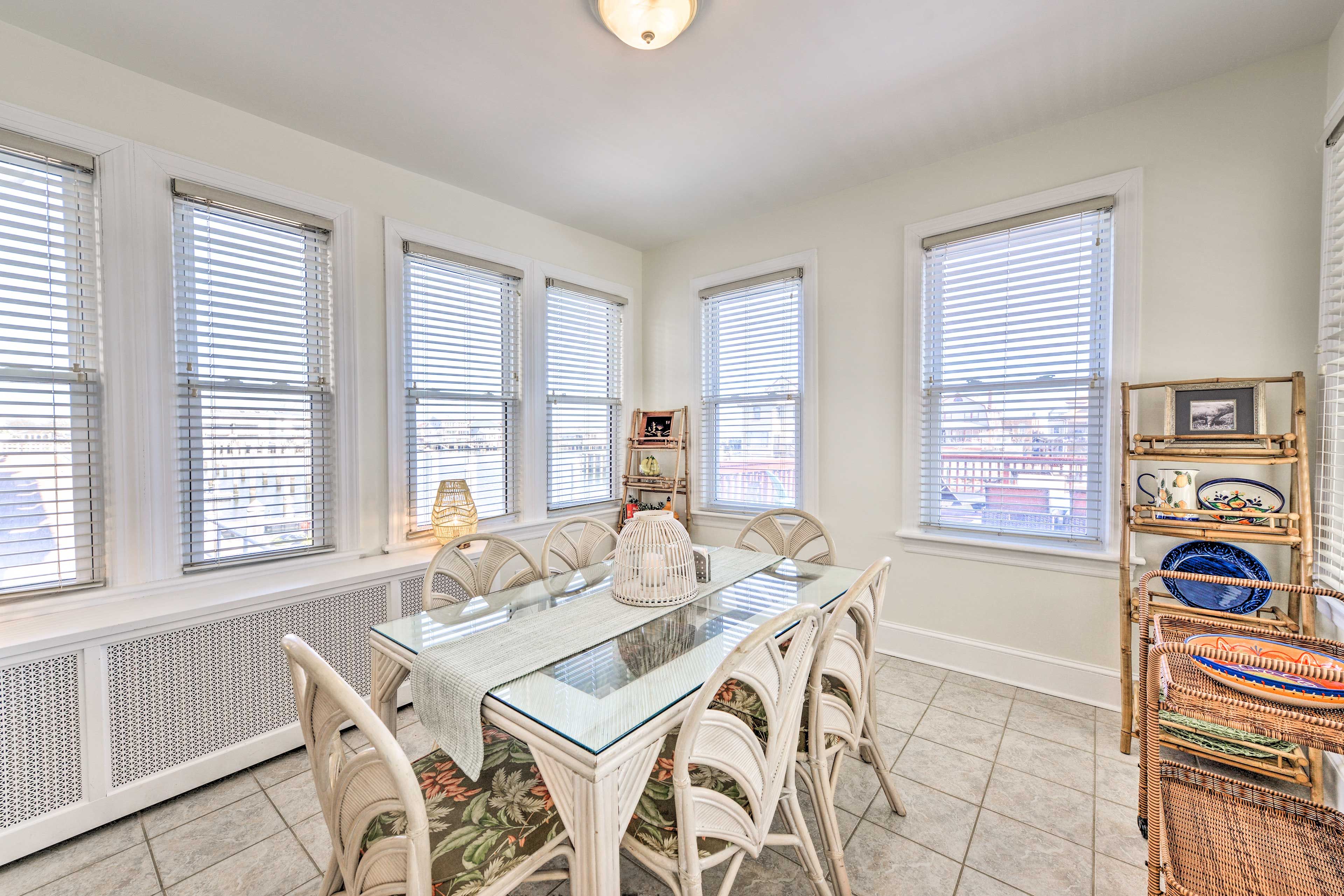 Dining Area | 1st Floor | Dishware/Flatware Provided