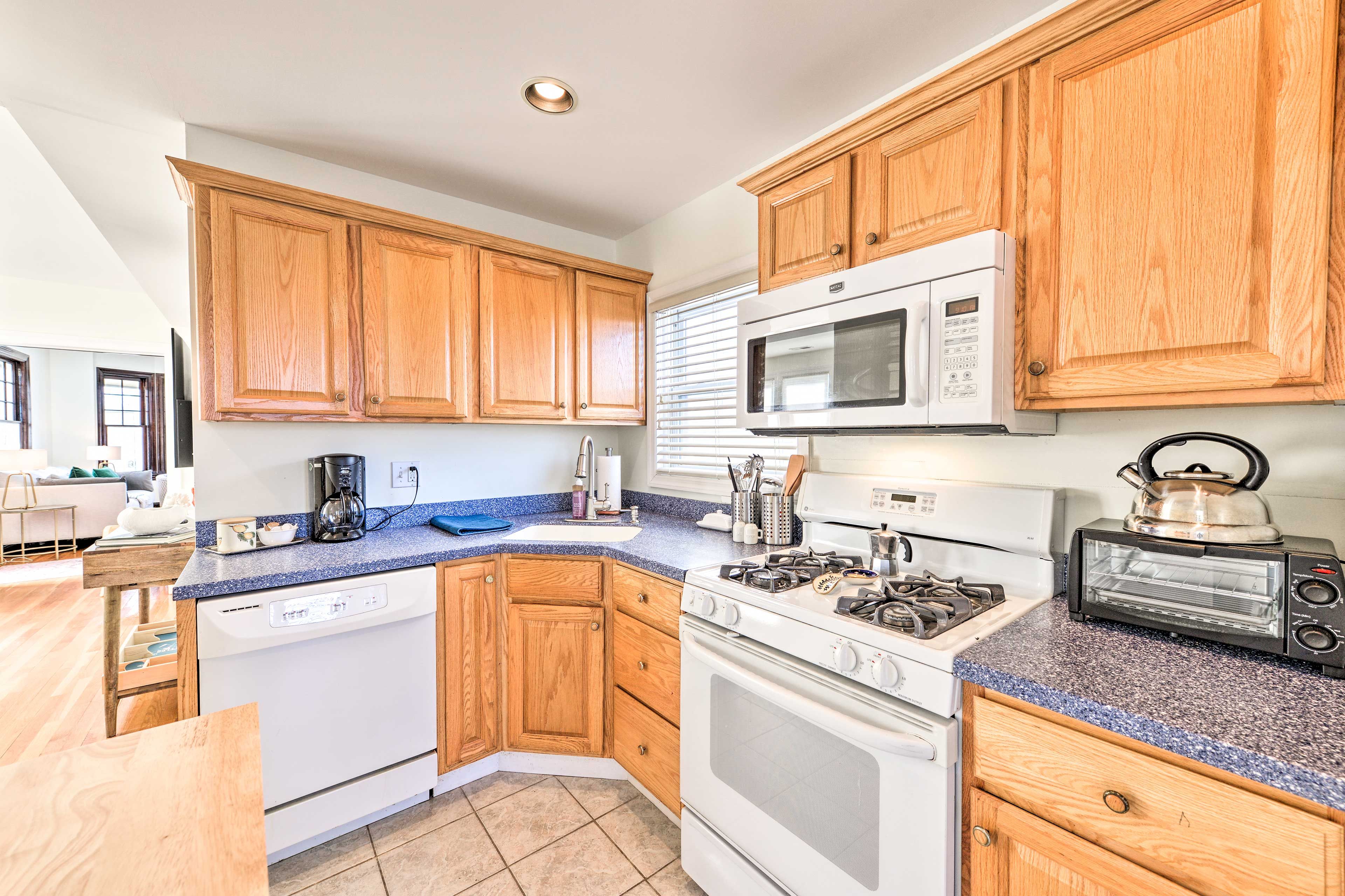 Kitchen | Garbage Disposal